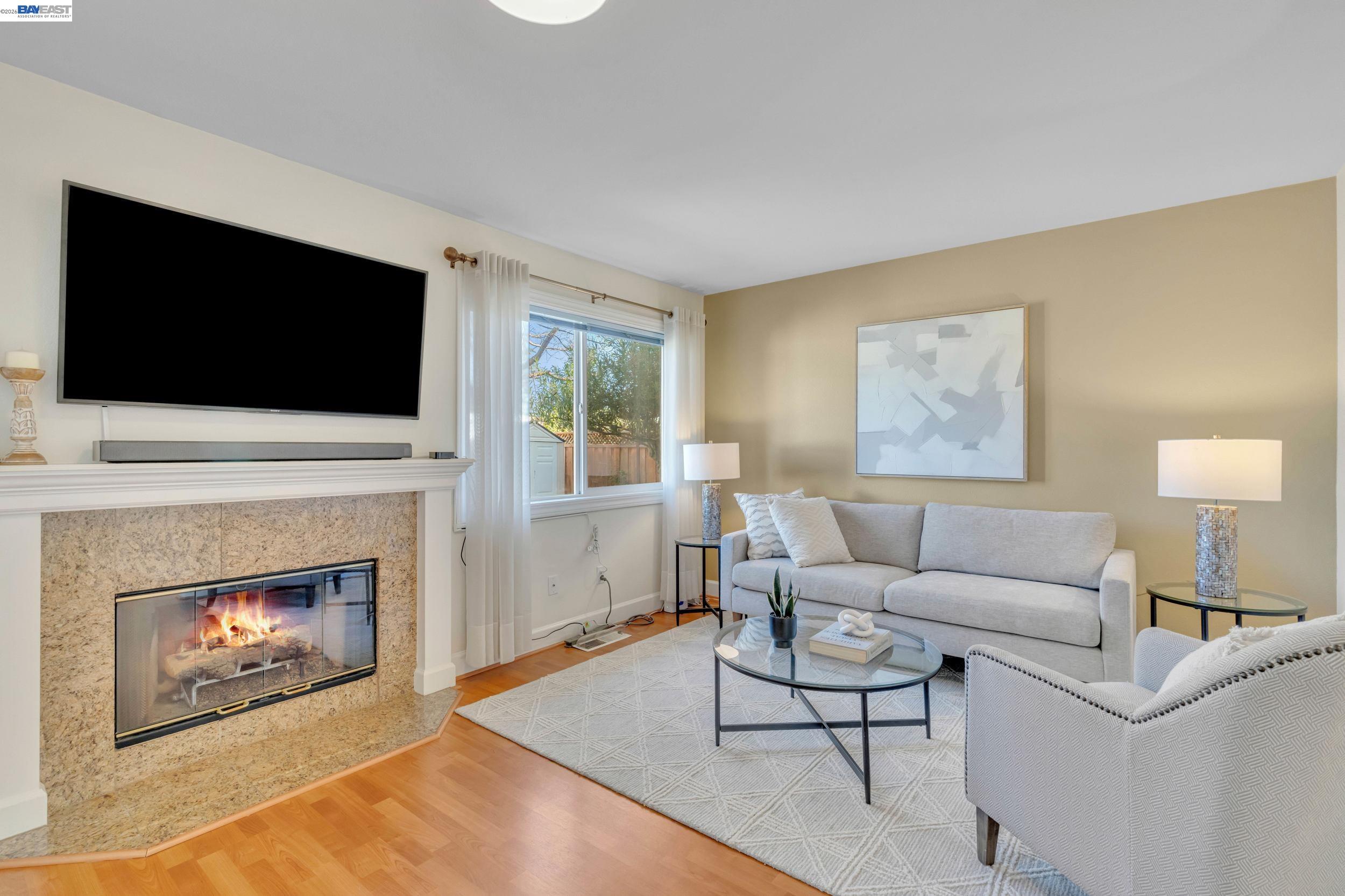 282 Del Valle Ct