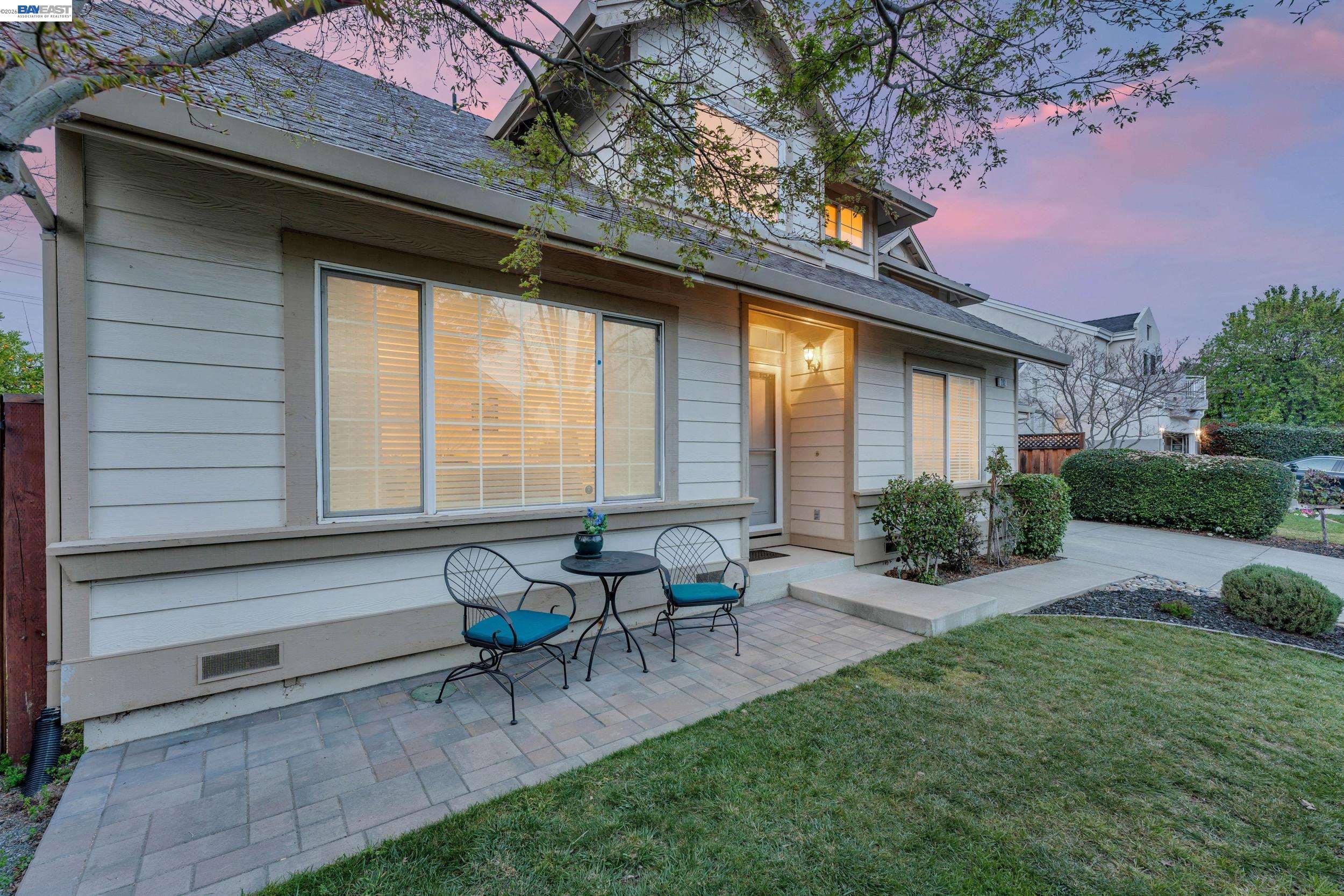 282 Del Valle Ct
