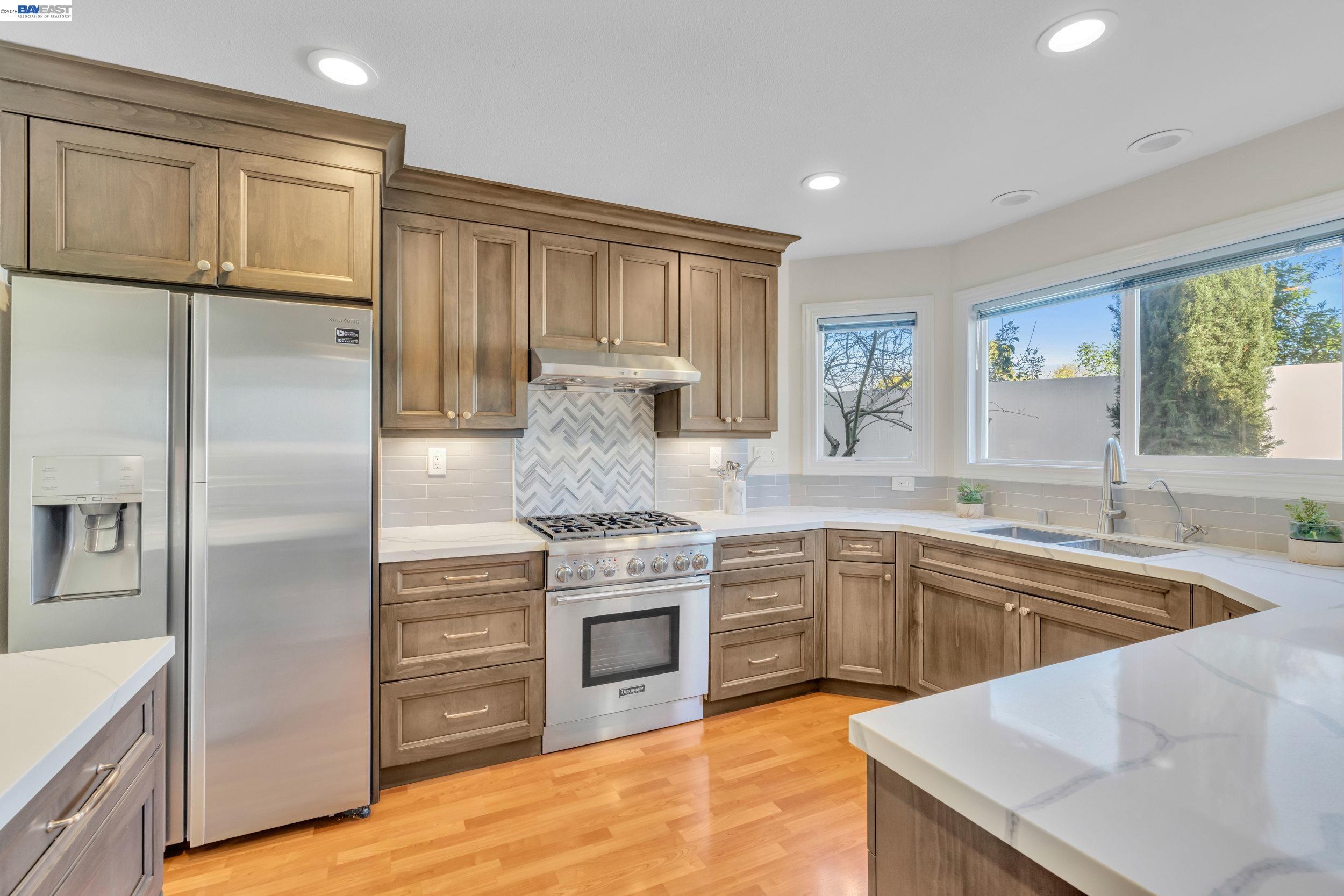 282 Del Valle Ct