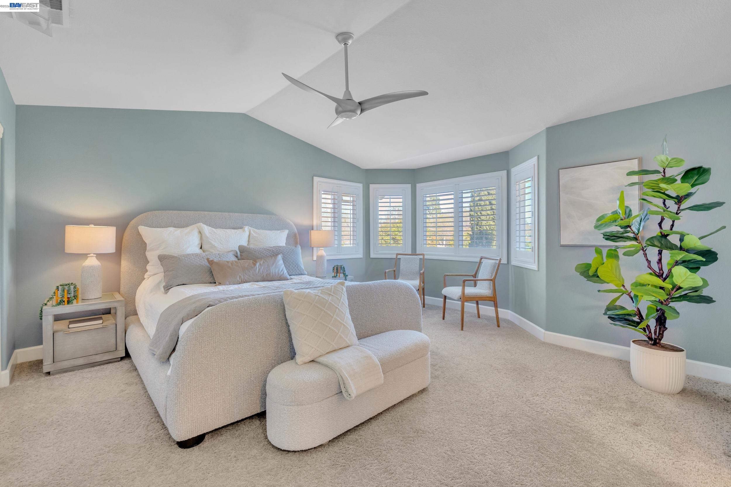 282 Del Valle Ct