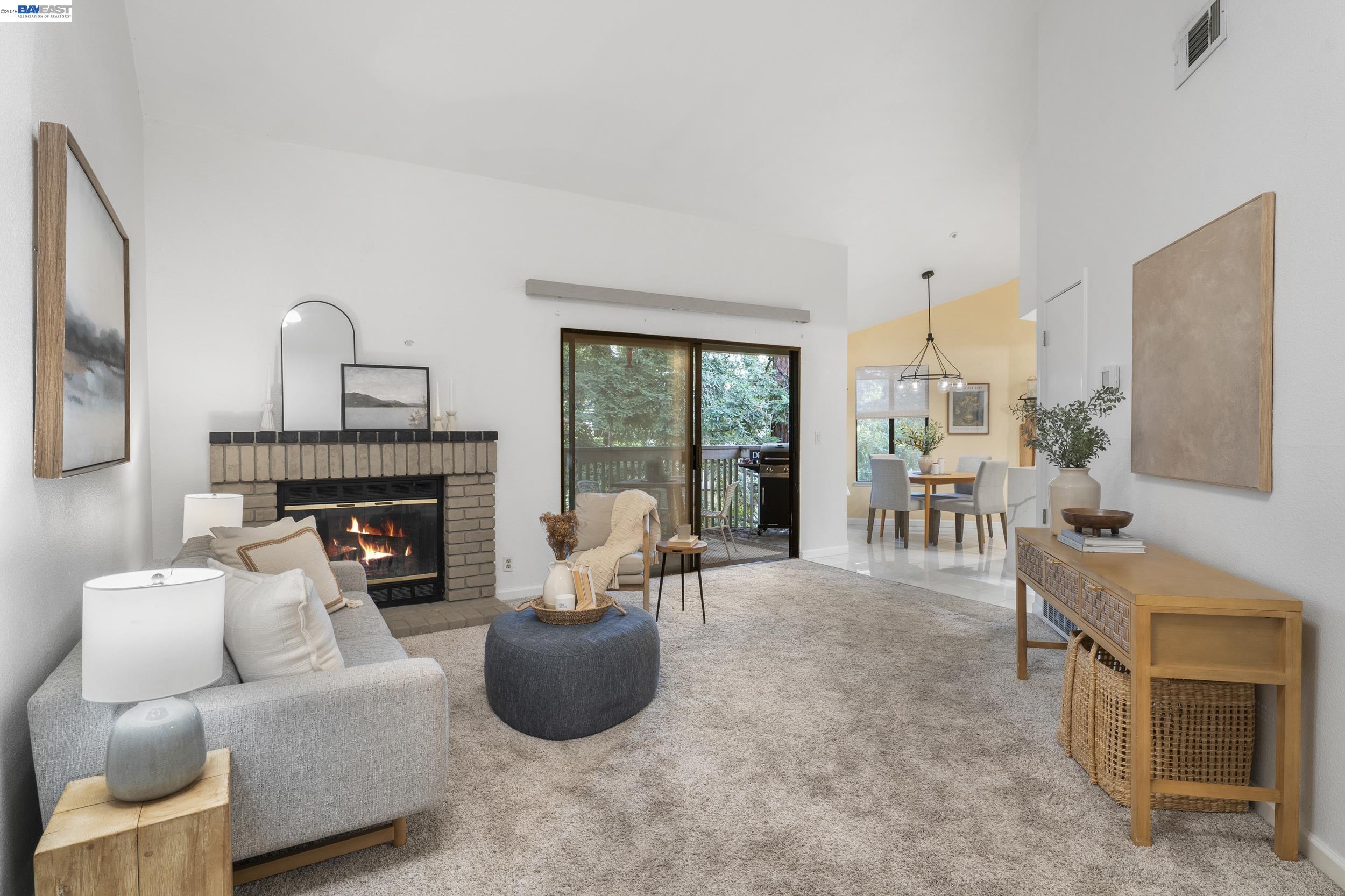 3318 Smoketree Commons Dr