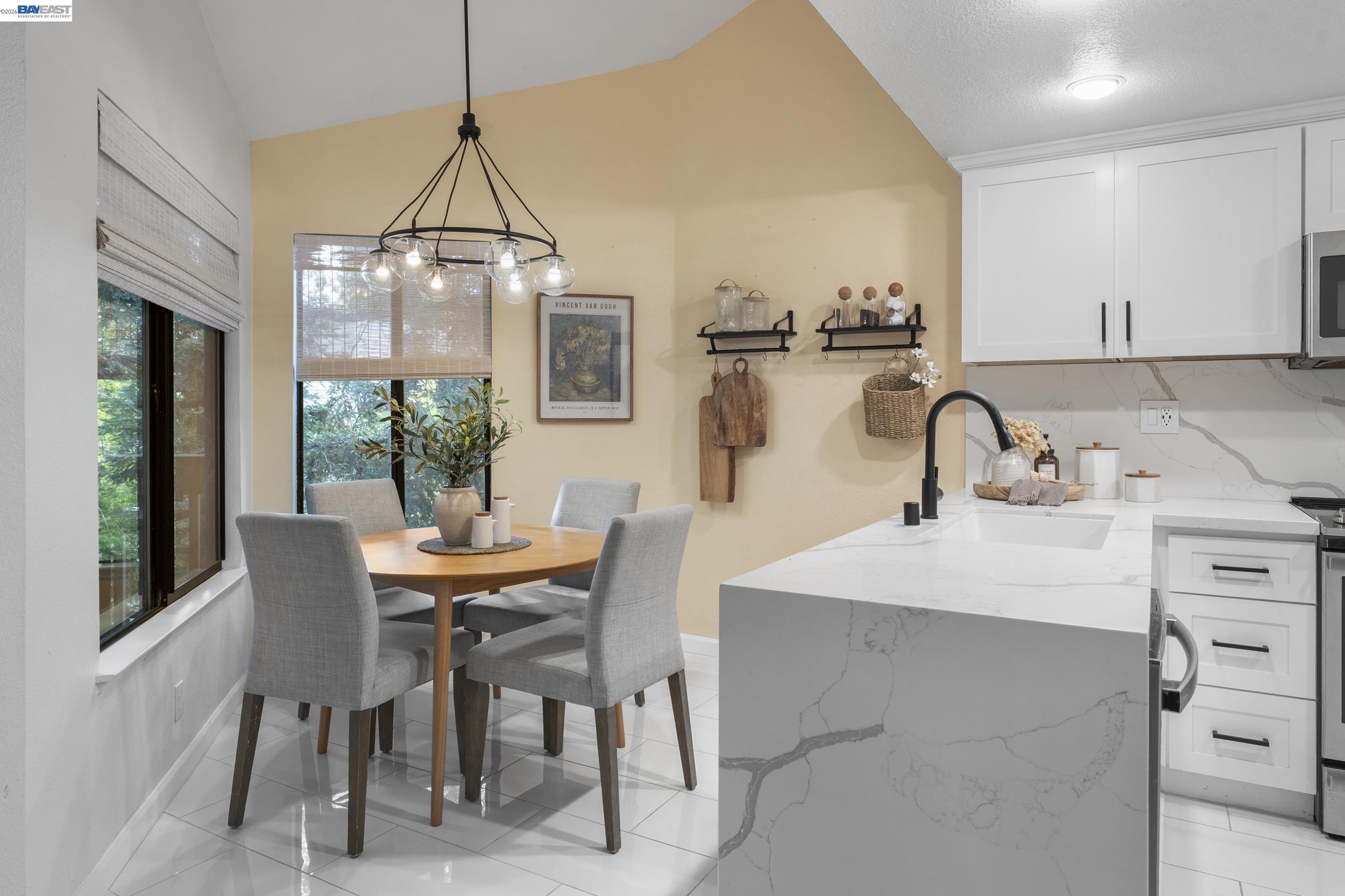 3318 Smoketree Commons Dr