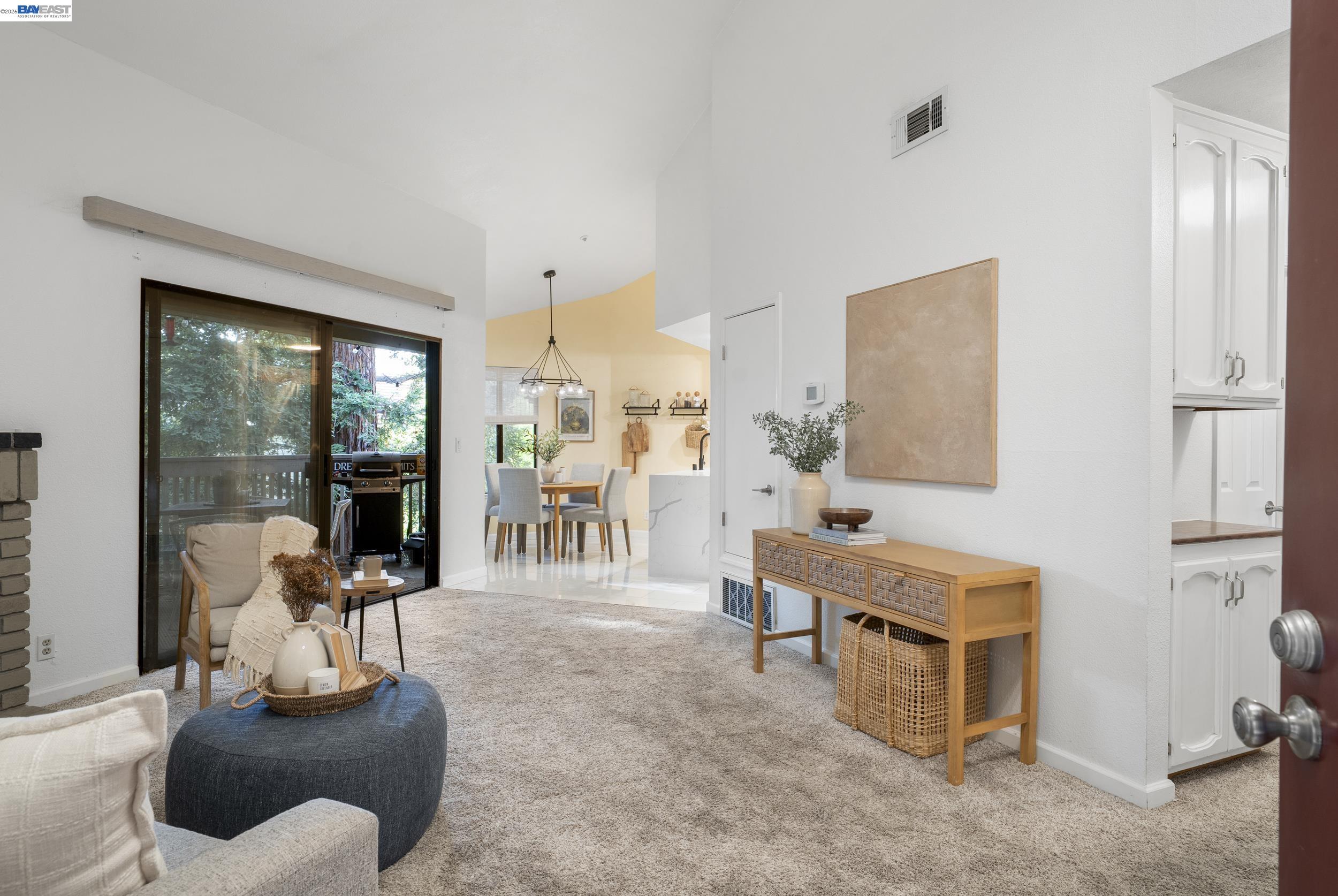 3318 Smoketree Commons Dr