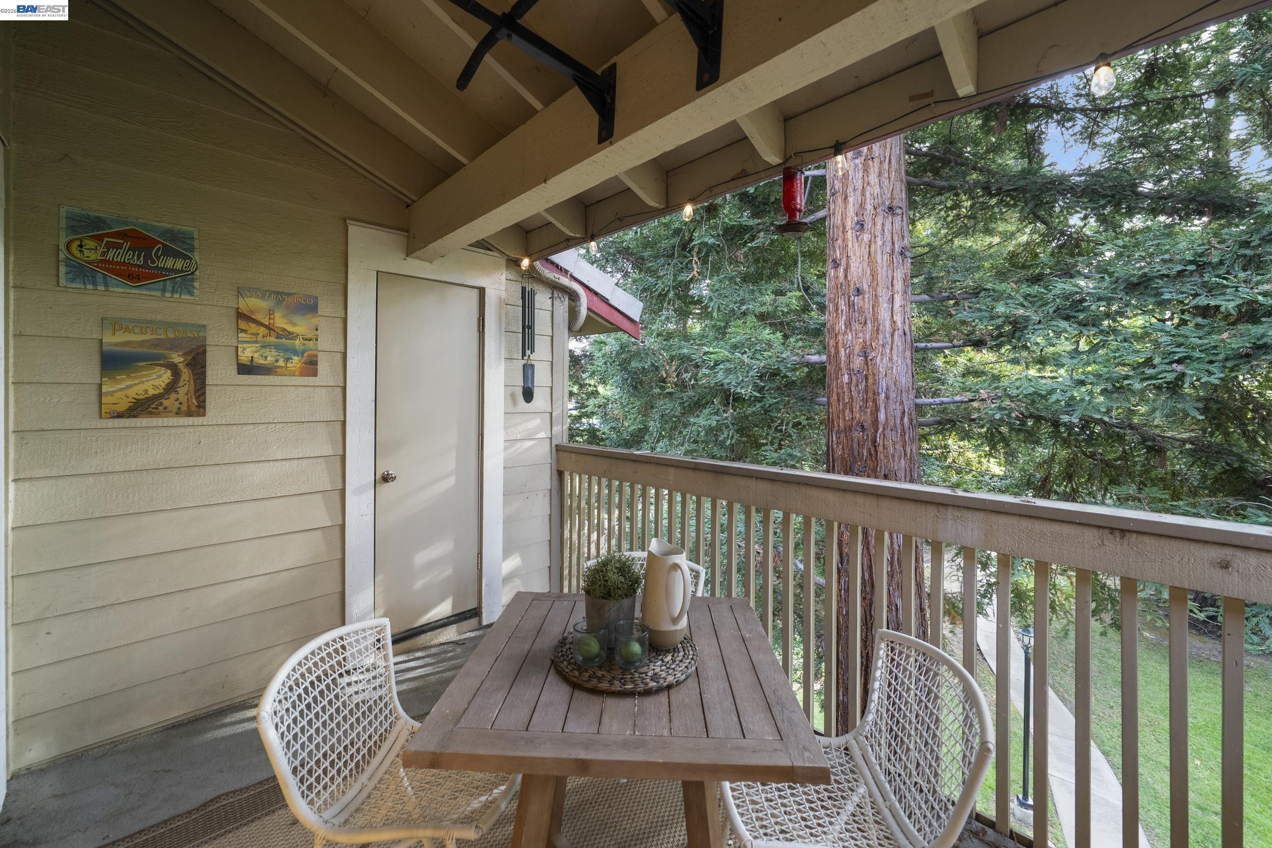 3318 Smoketree Commons Dr