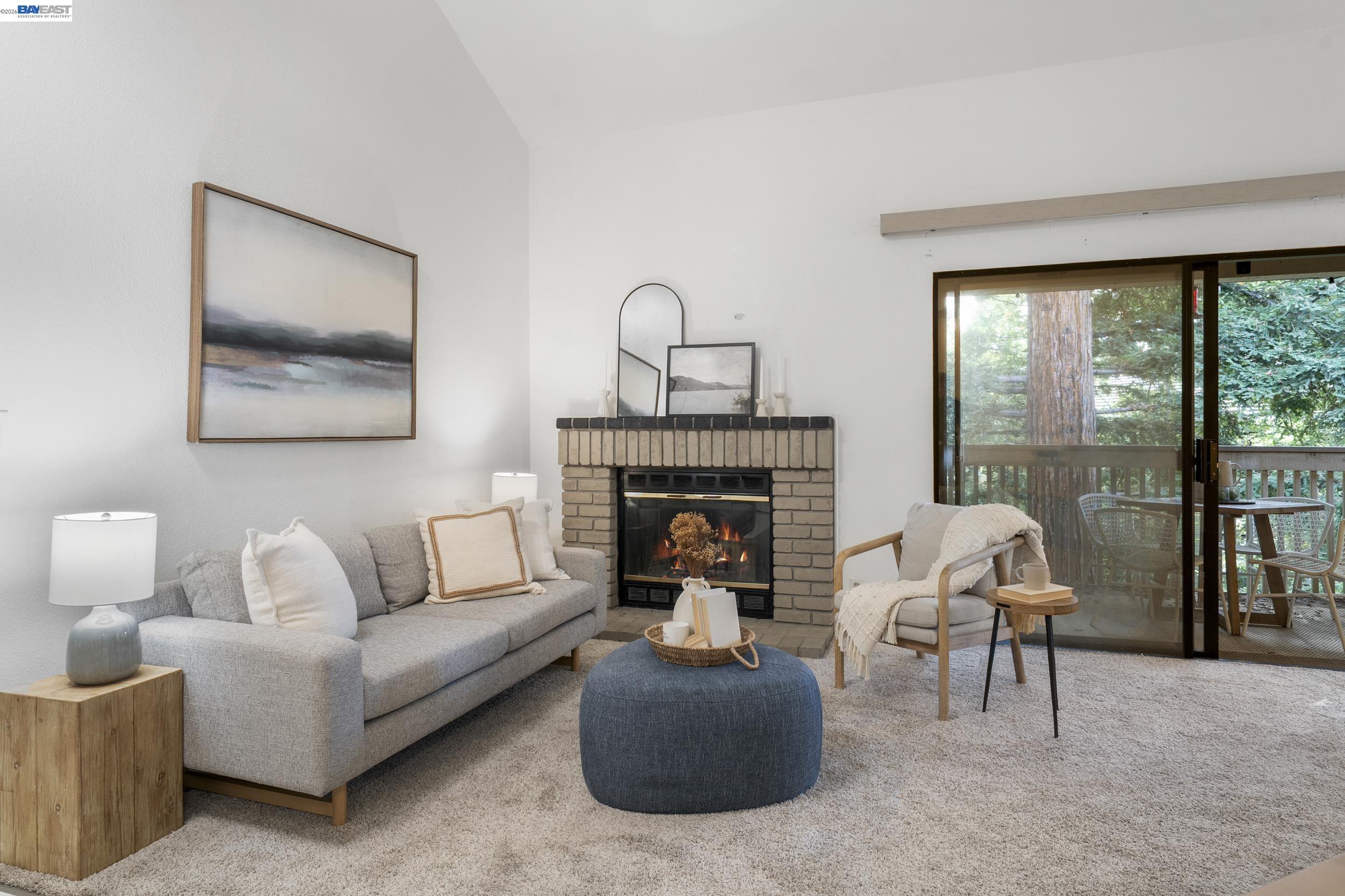 3318 Smoketree Commons Dr