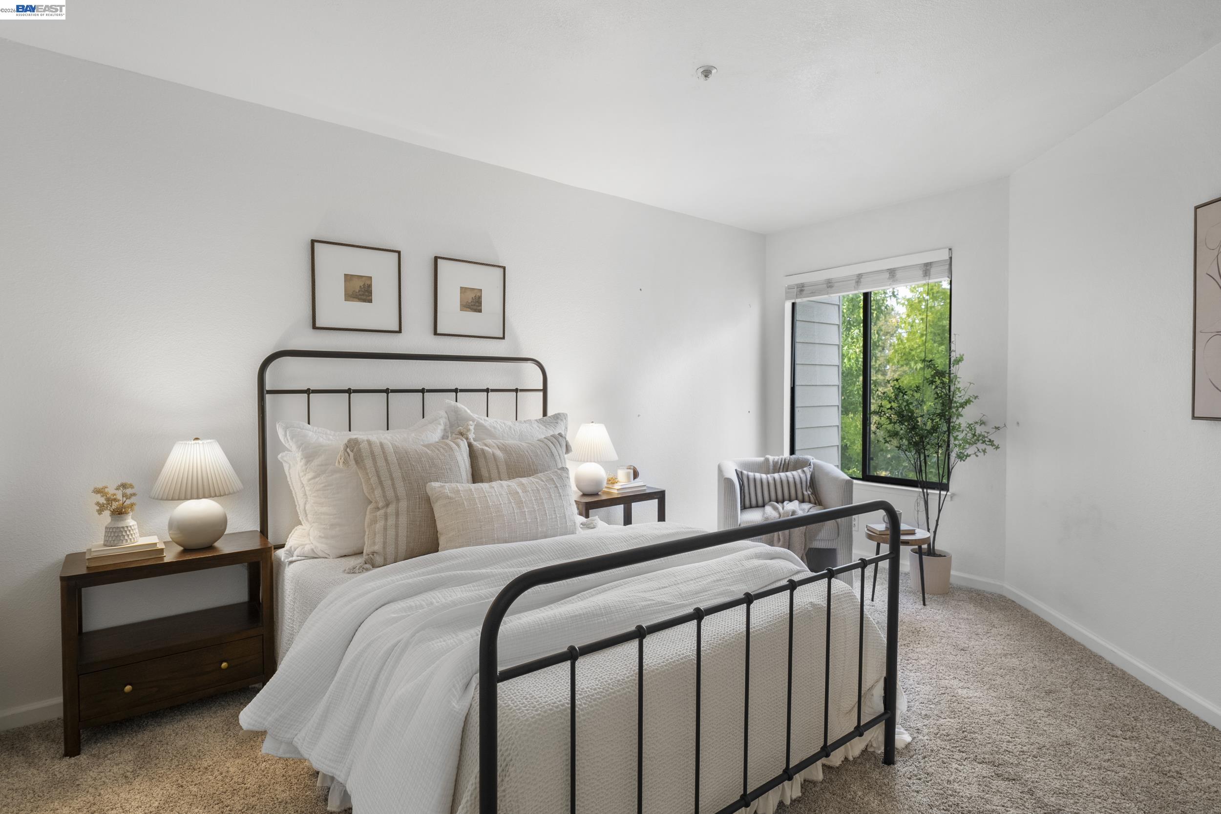 3318 Smoketree Commons Dr