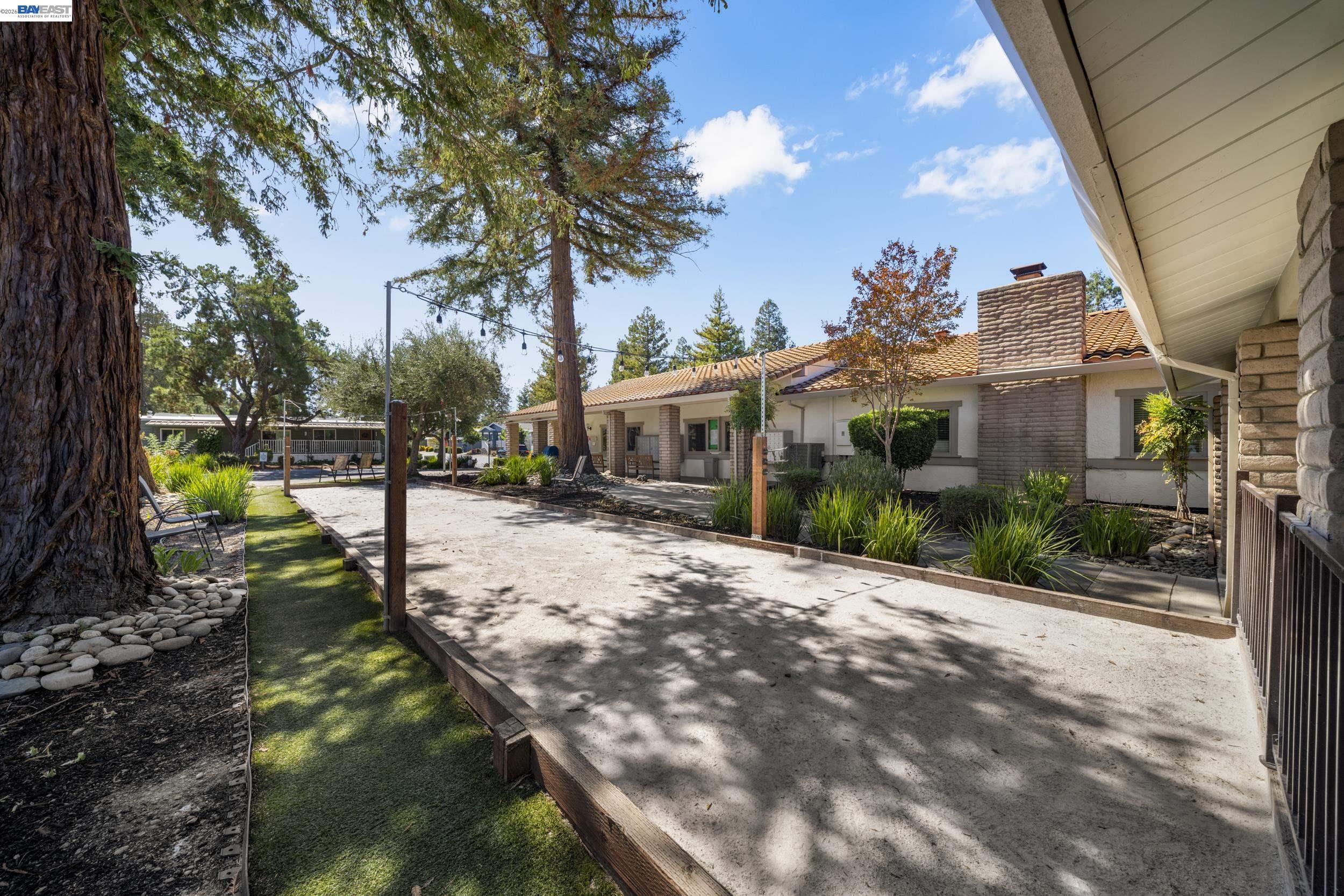 3231 Vineyard Ave # 99