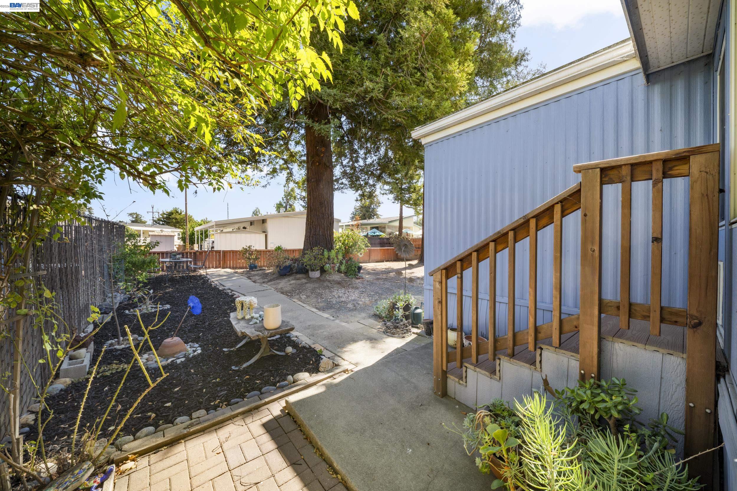 3231 Vineyard Ave # 99