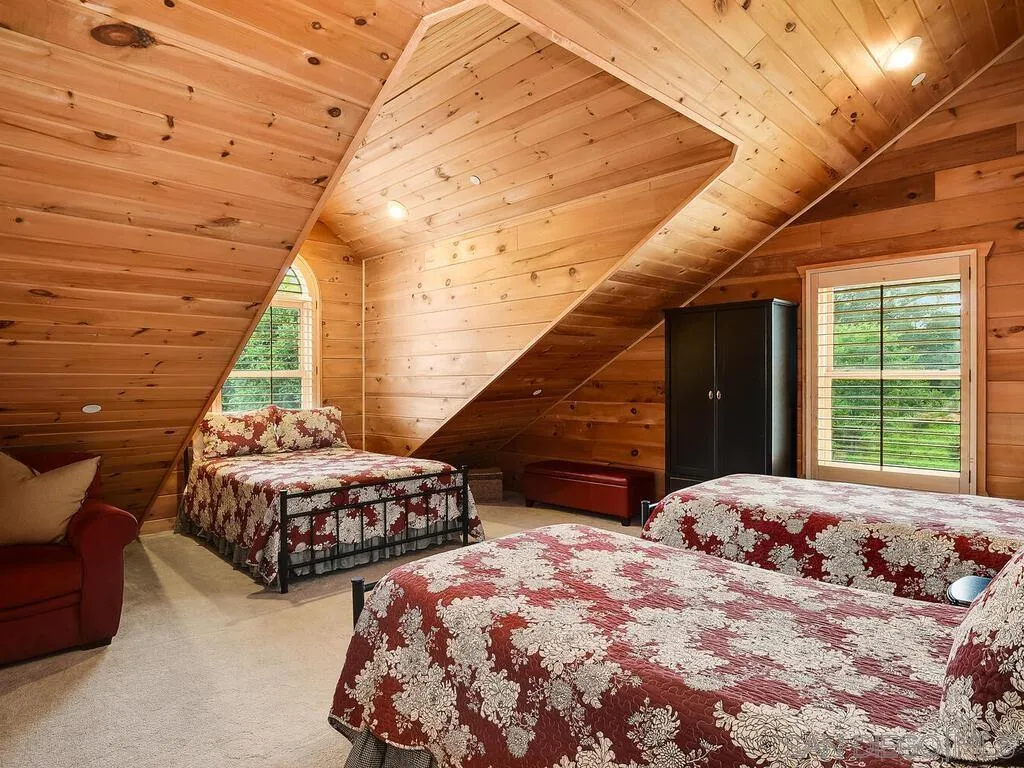 1068 W Incense Cedar Road