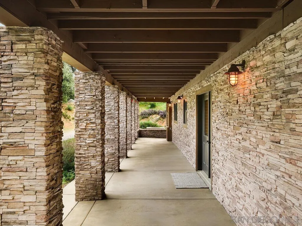 1068 W Incense Cedar Road