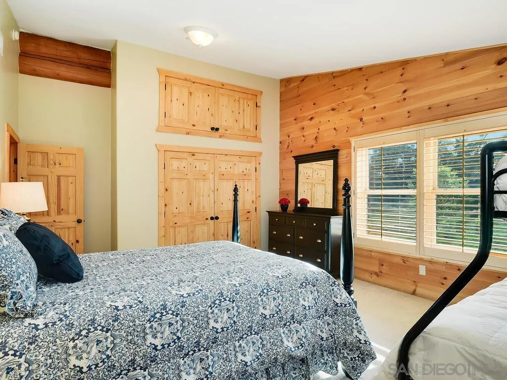 1068 W Incense Cedar Road