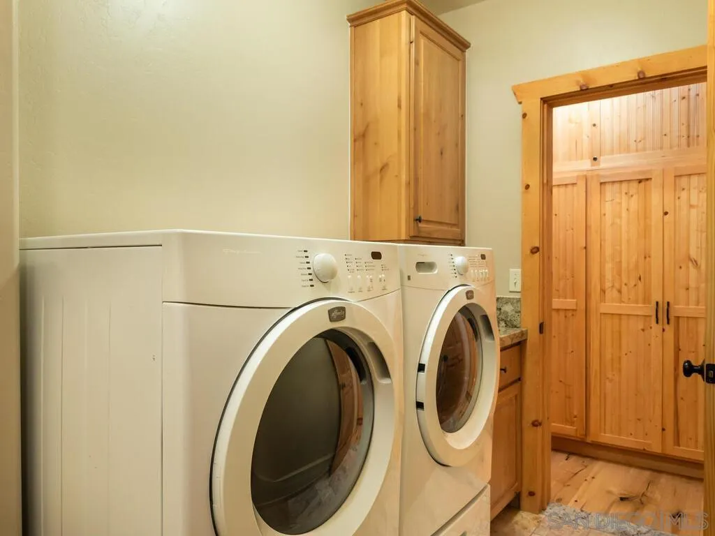 1068 W Incense Cedar Road