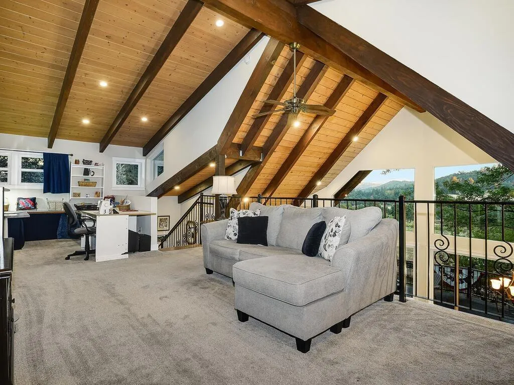1209 Farmer Road