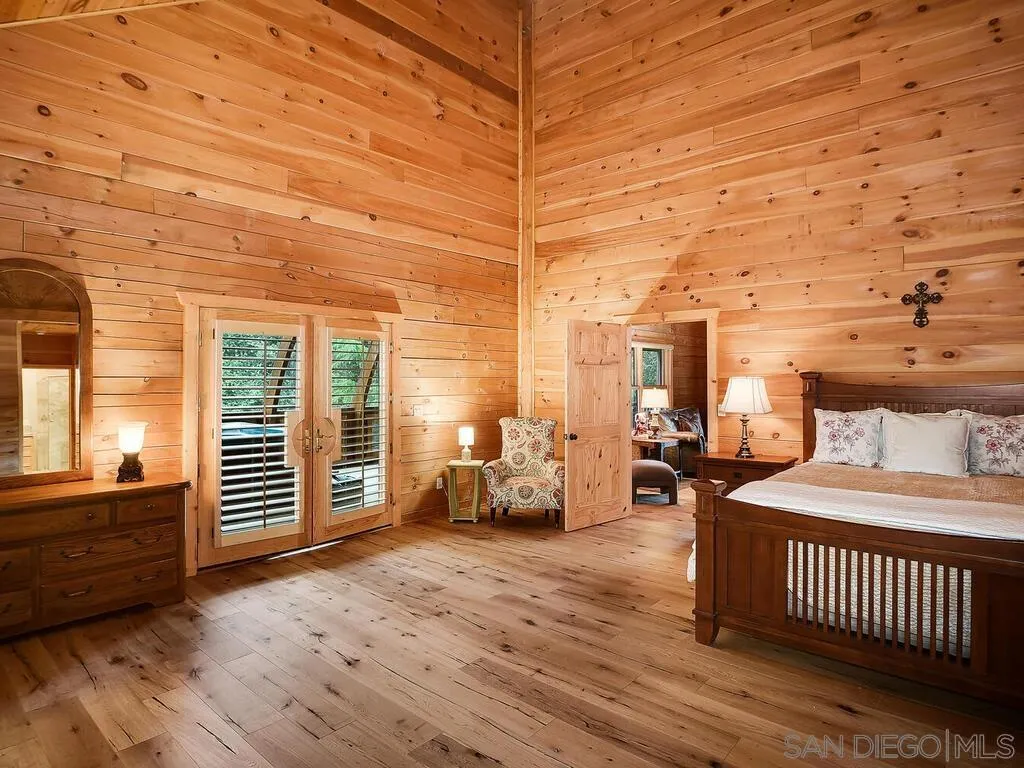 1068 W Incense Cedar Road