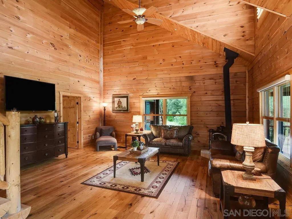 1068 W Incense Cedar Road