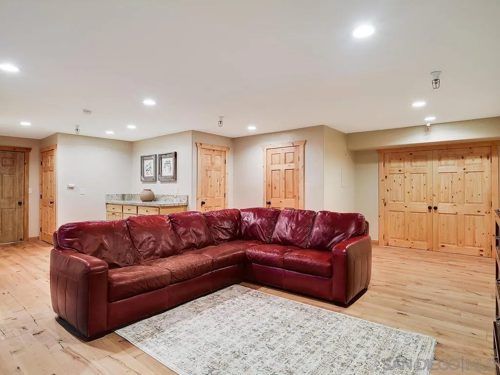1068 W Incense Cedar Road