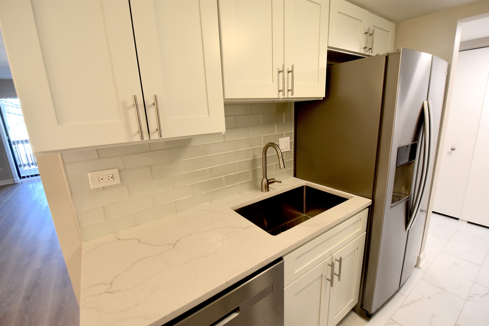 7920 WOODGLEN Lane Unit: 201