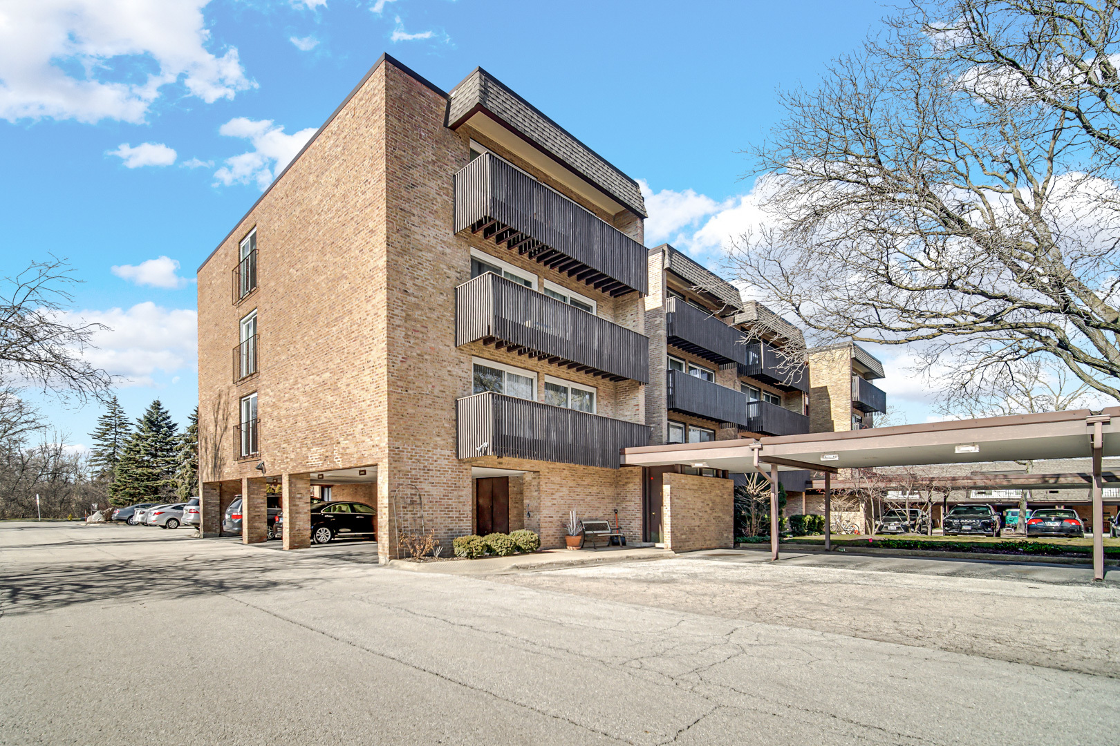 1915 Tanglewood Drive Unit: 2D