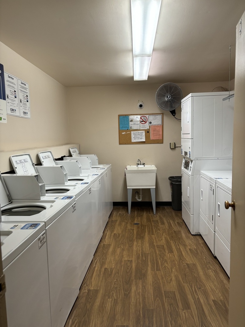 1475 Rebecca Drive Unit: 215
