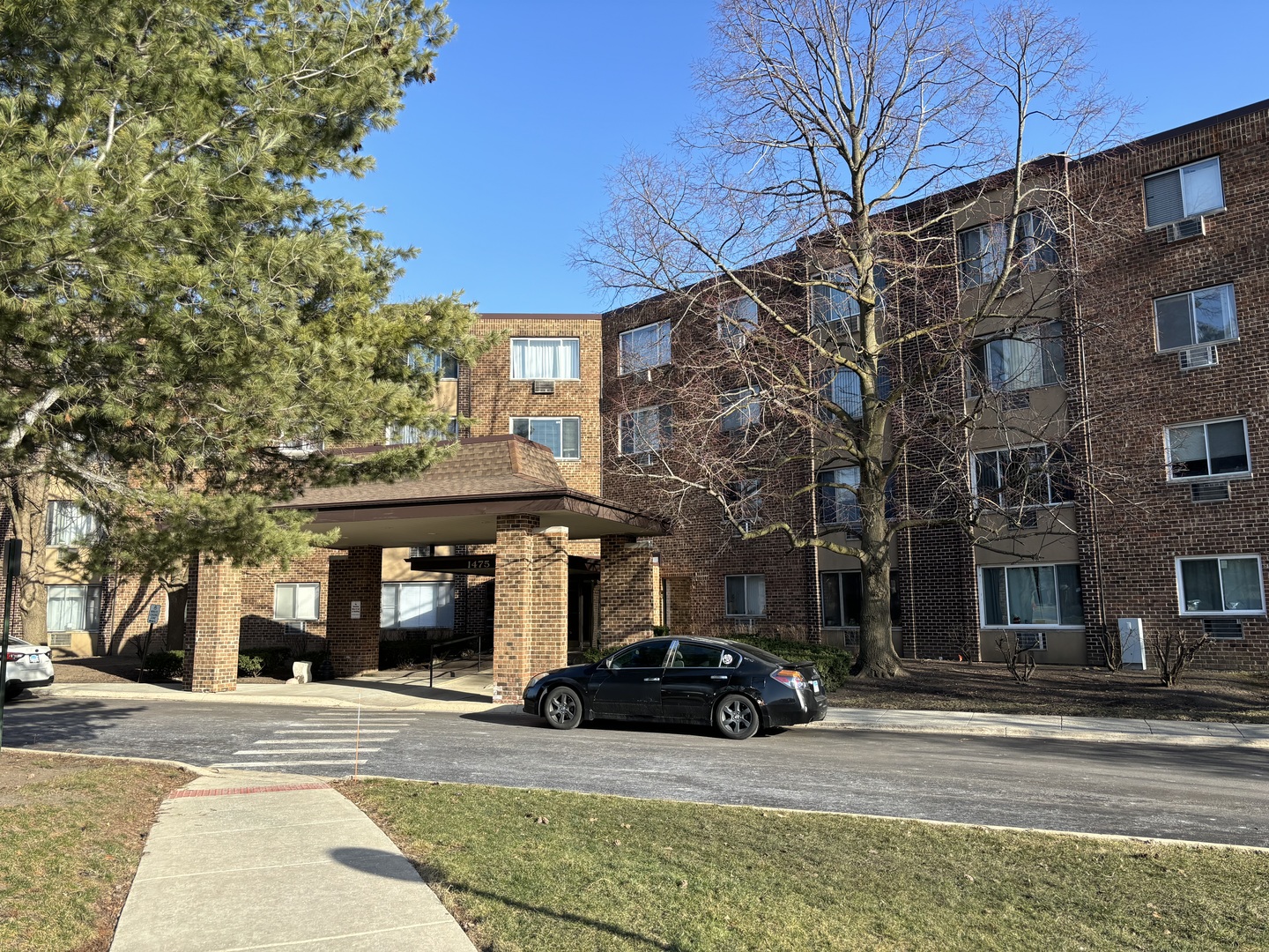1475 Rebecca Drive Unit: 215