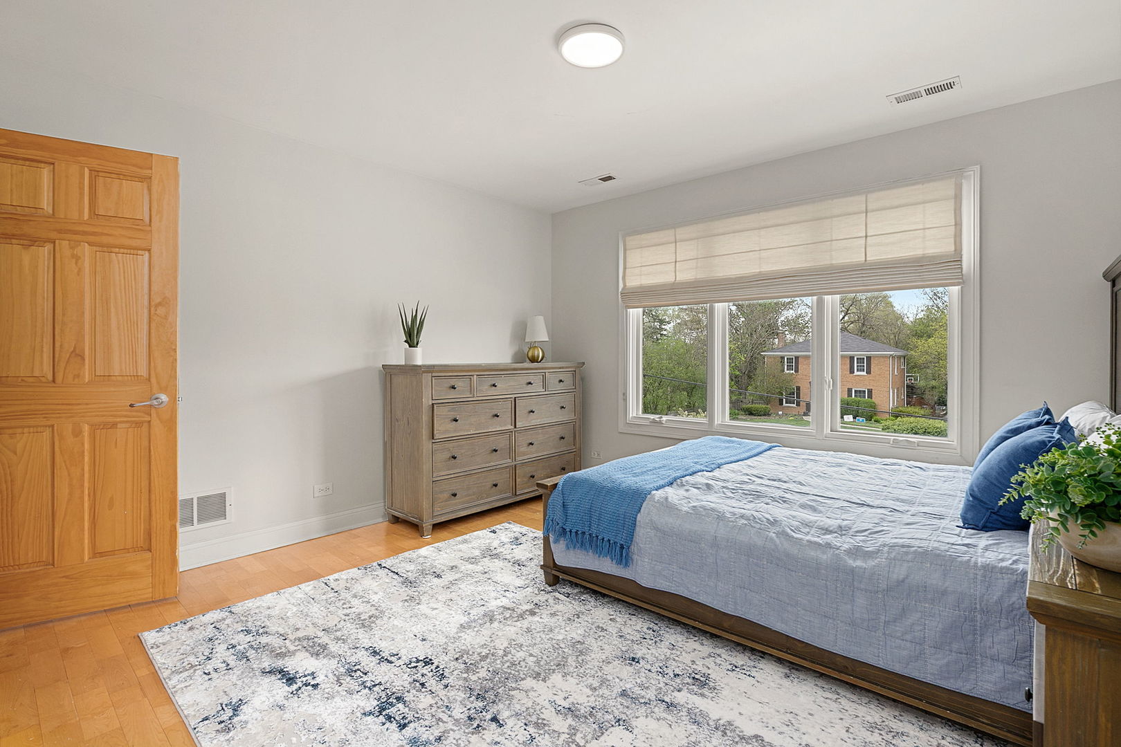 1033 W 58th Street