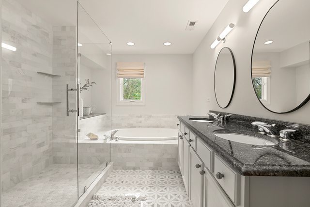 1033 W 58th Street