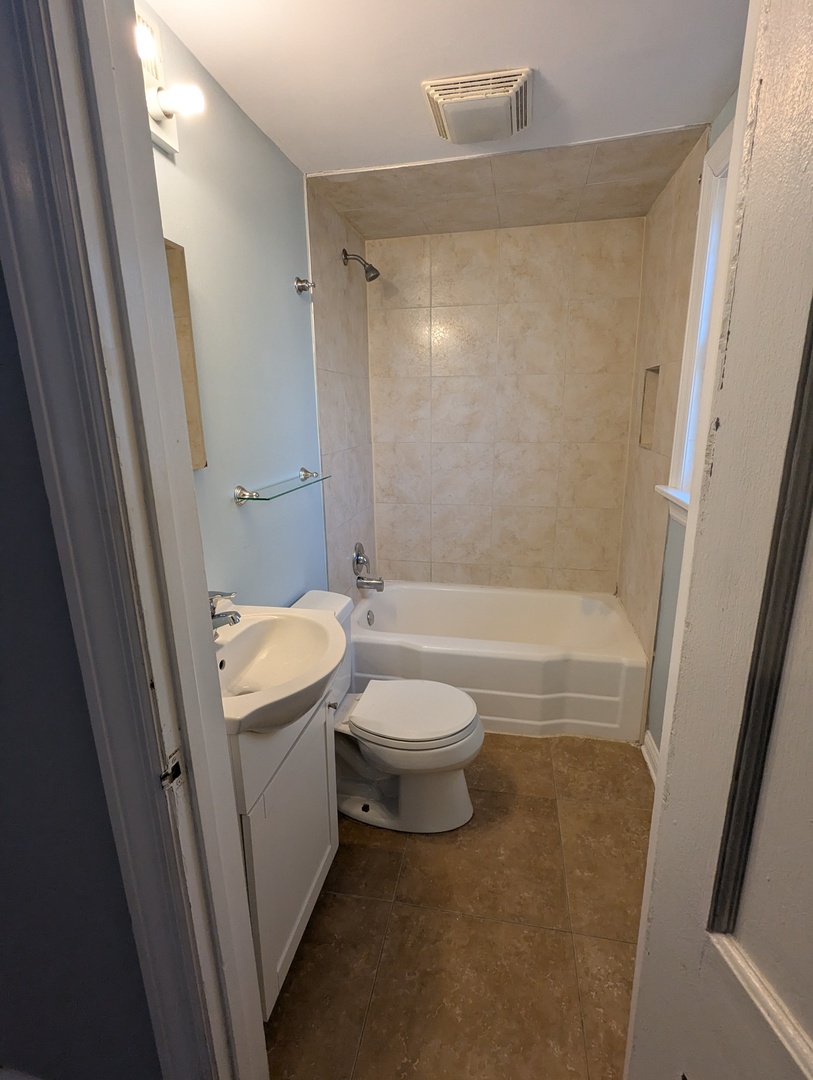 317 E PARK Avenue Unit: A