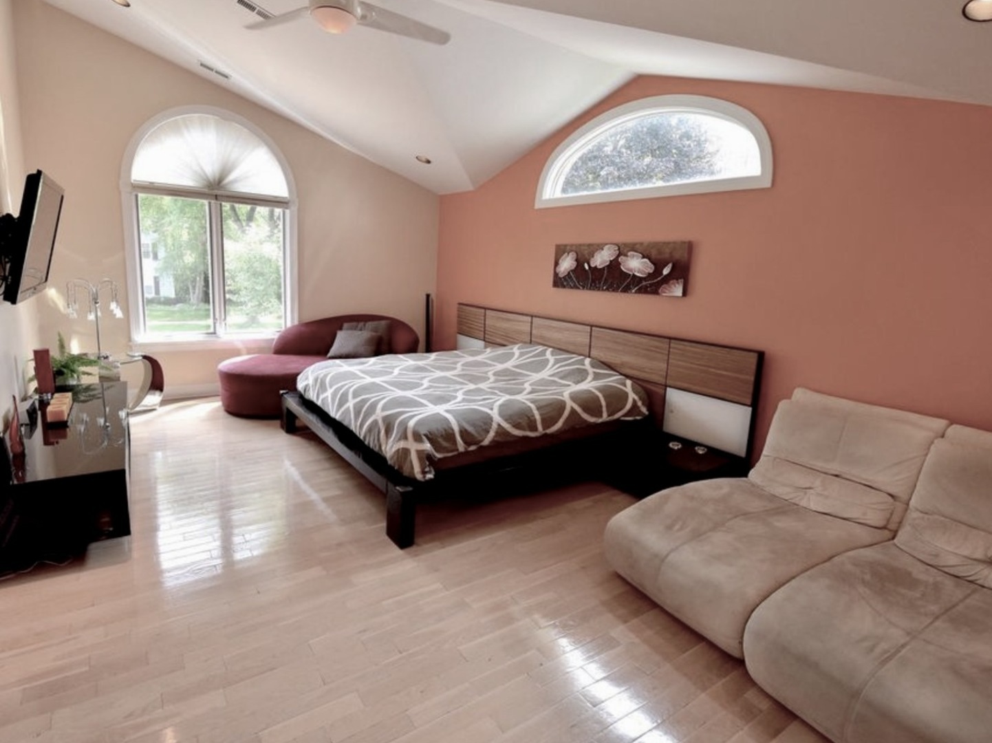 1302 S PRINCETON Avenue