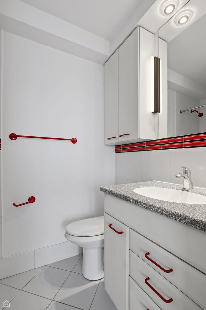 900 N Lake Shore Drive Unit: 1207