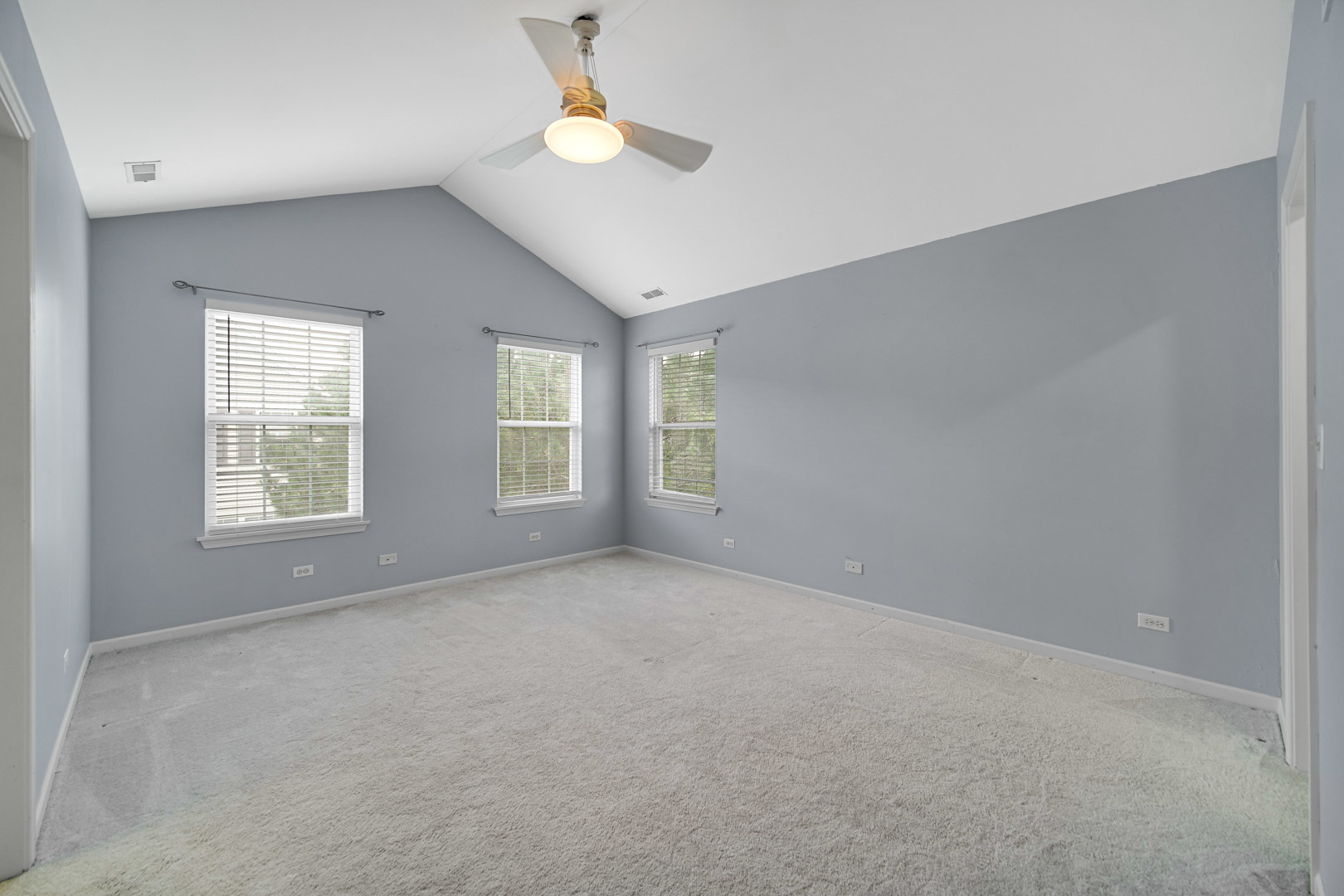 62 E Clare Court Unit: 62