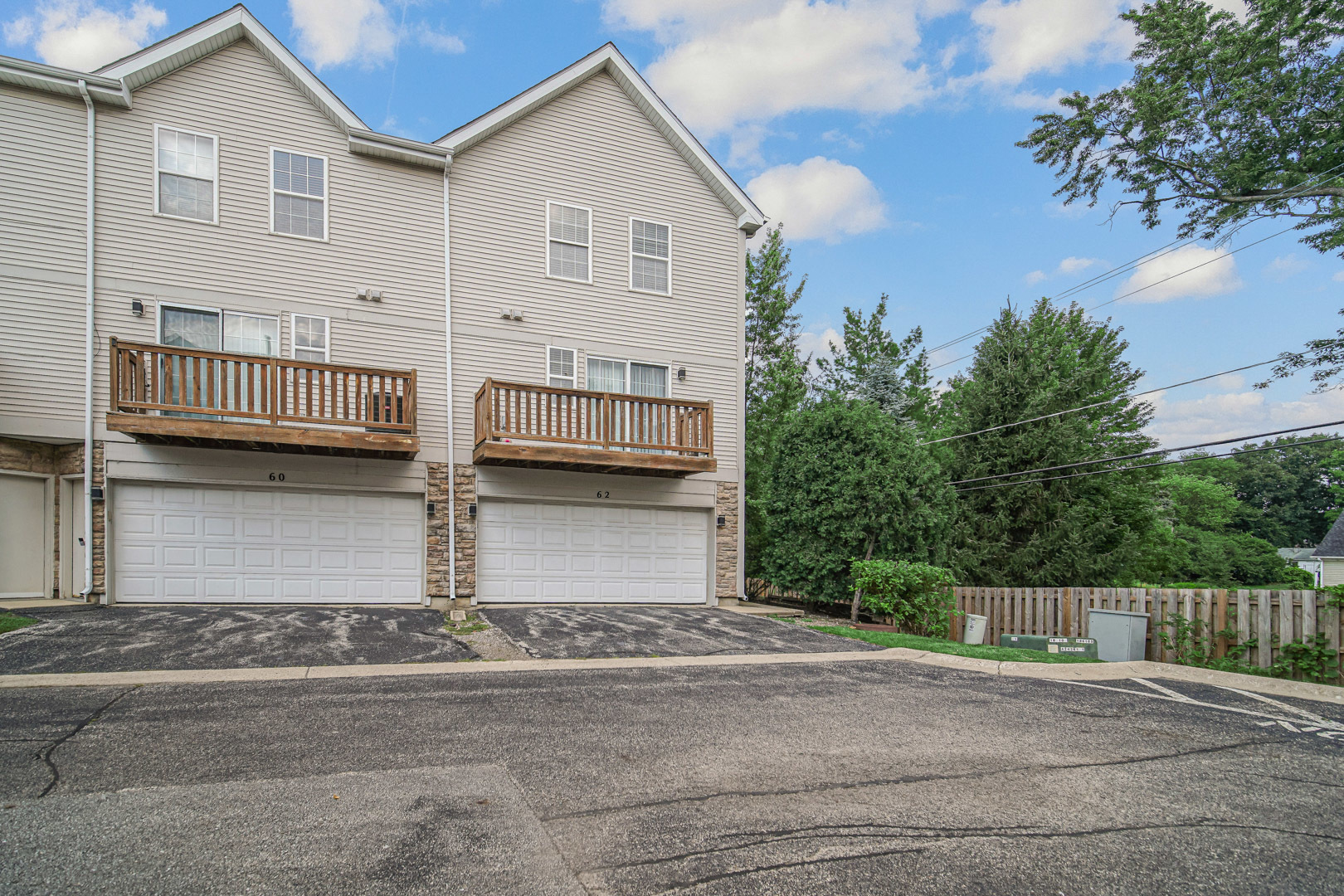 62 E Clare Court Unit: 62