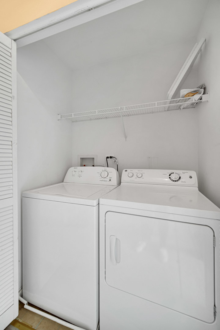 62 E Clare Court Unit: 62