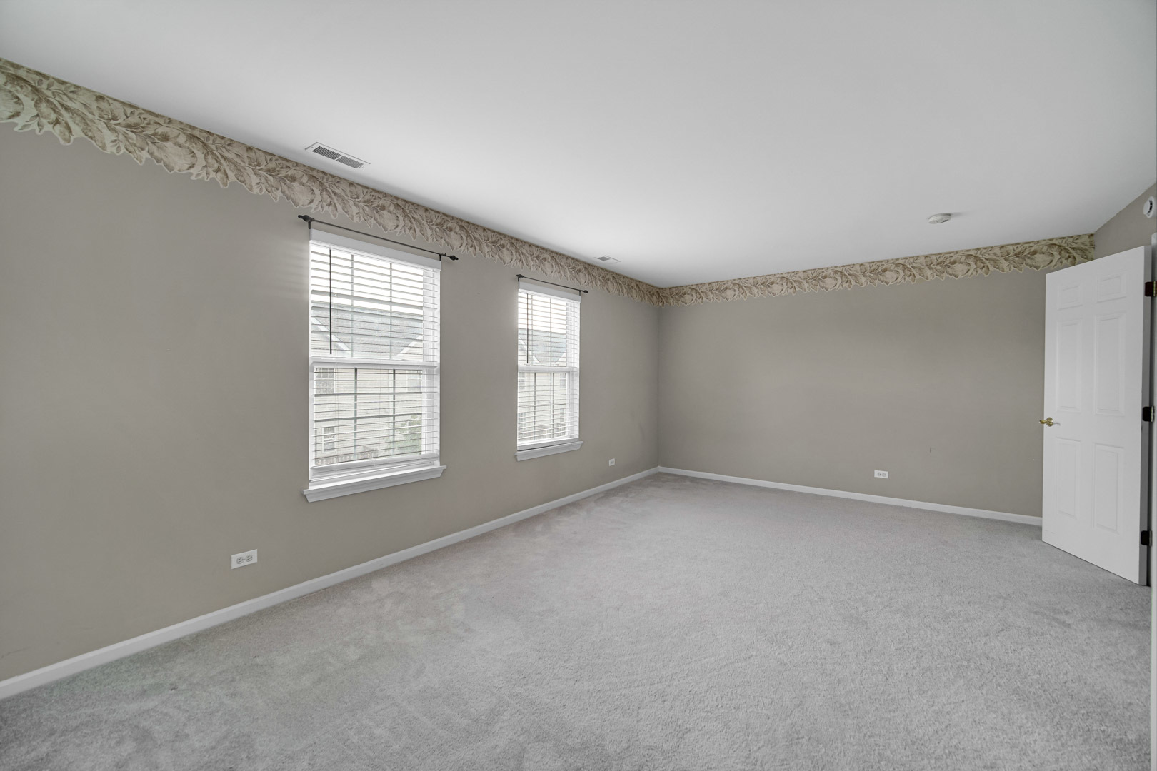 62 E Clare Court Unit: 62
