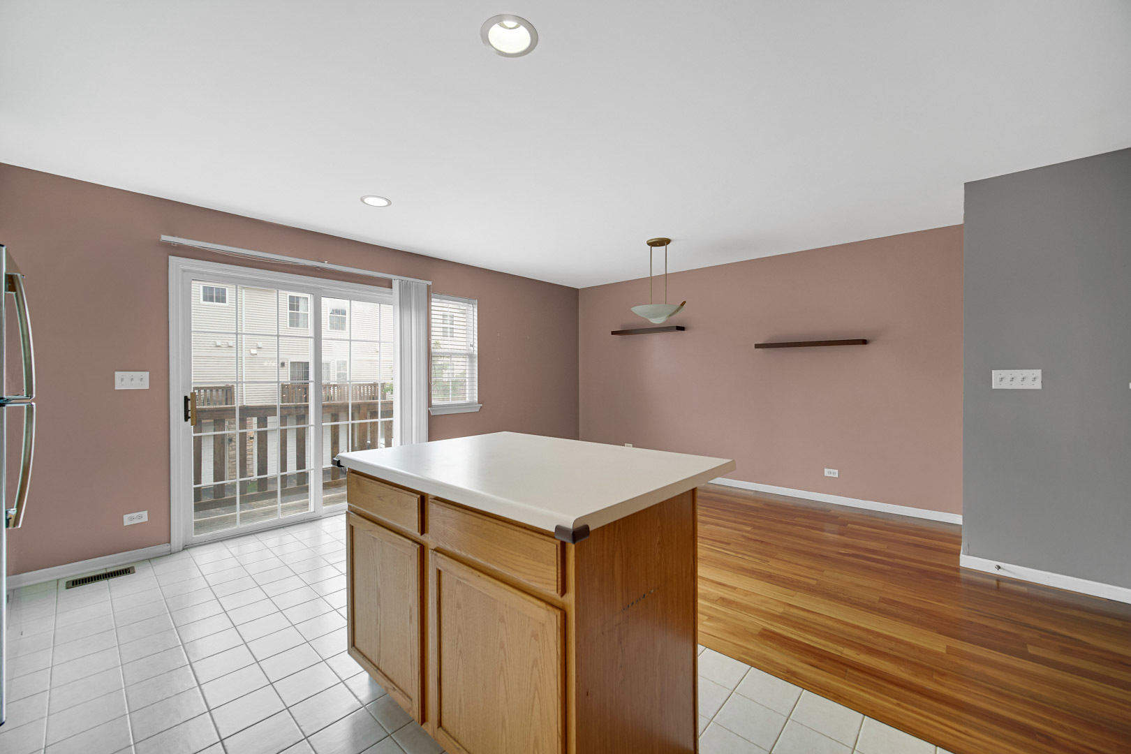 62 E Clare Court Unit: 62