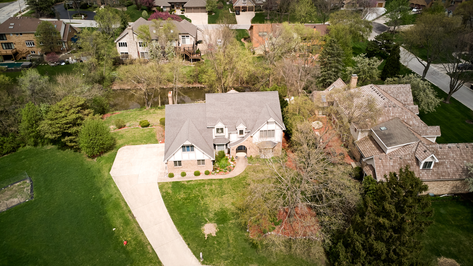 766 Camelot Drive