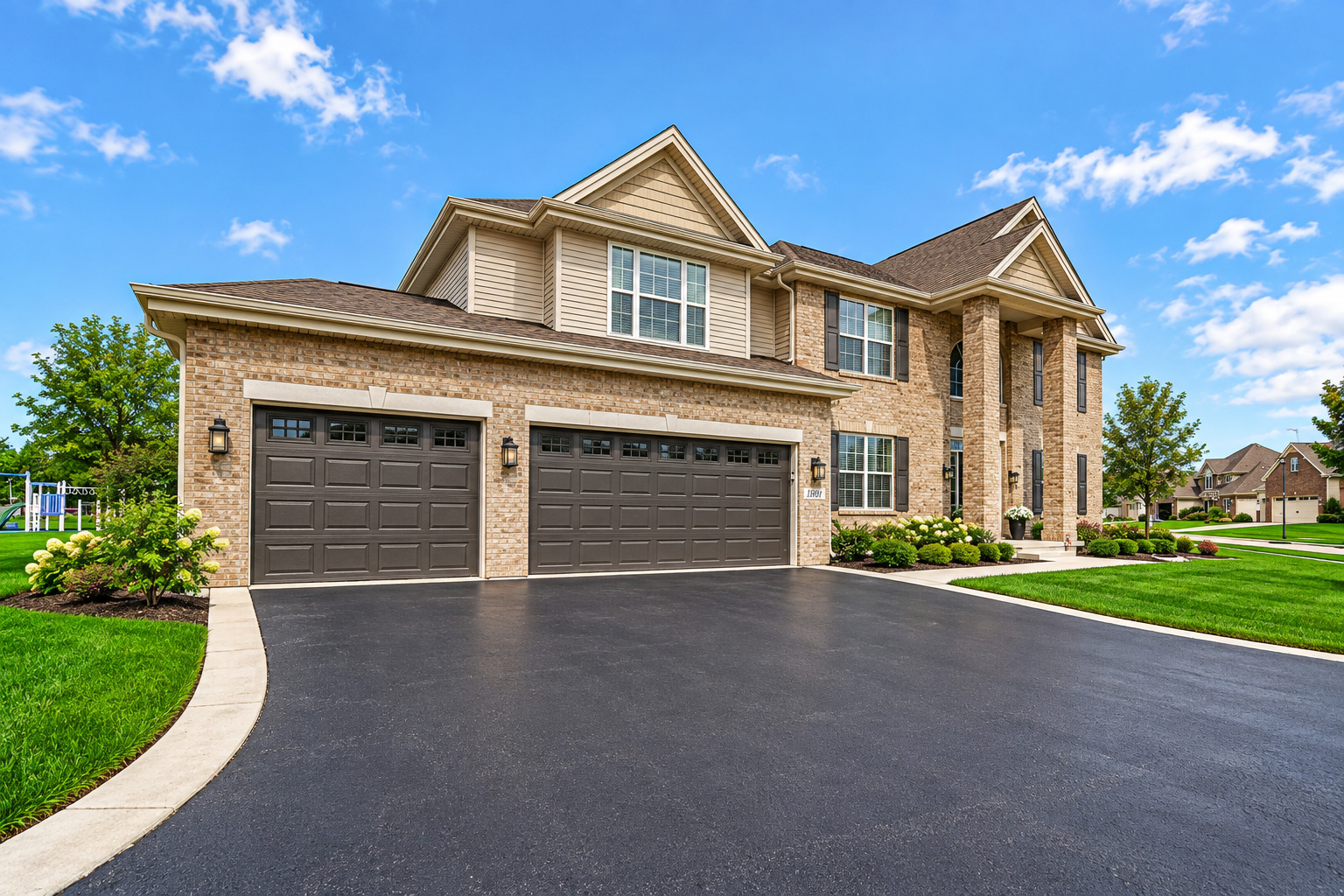 1501 OAKFOREST Drive
