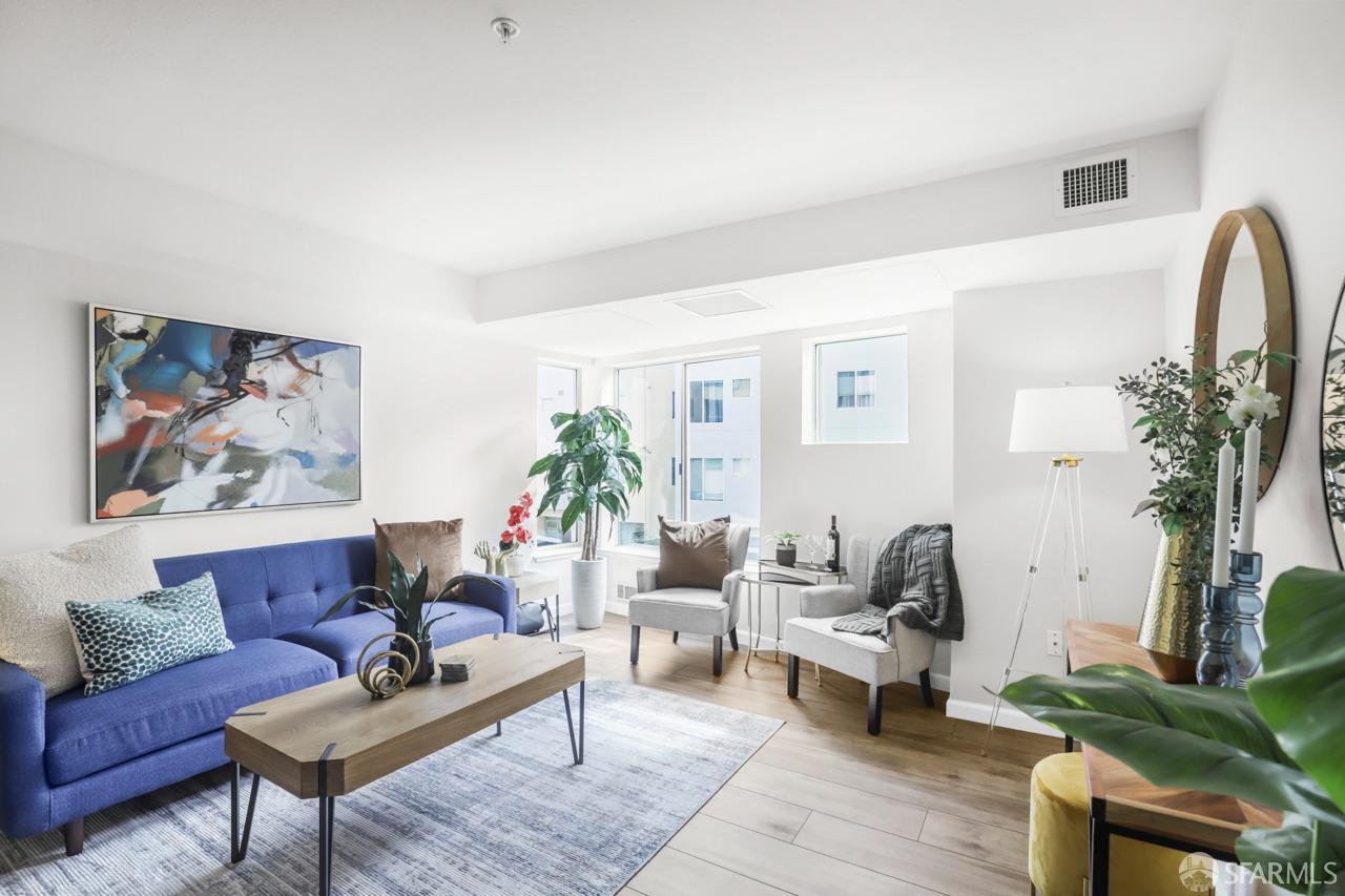 135 Valencia Street # A204