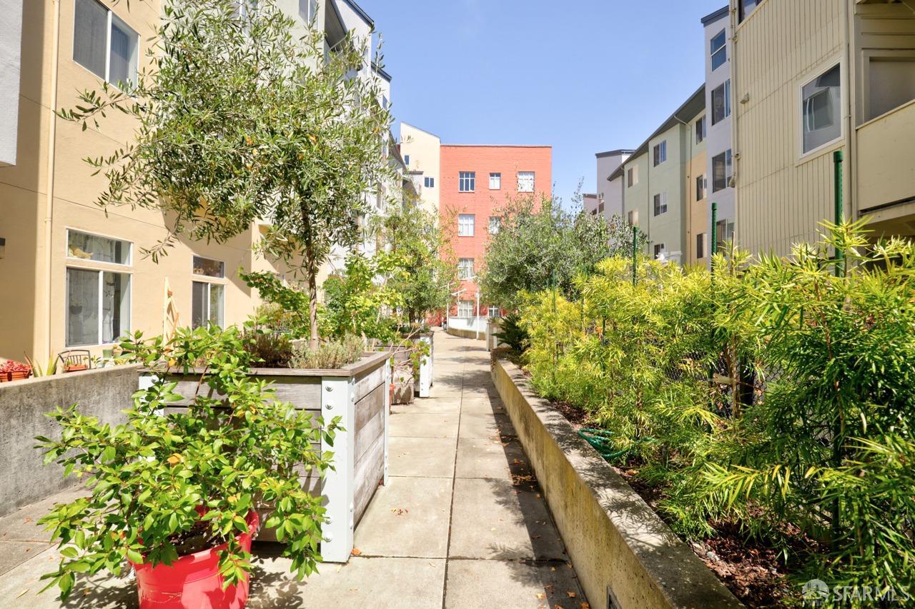 135 Valencia Street # A204