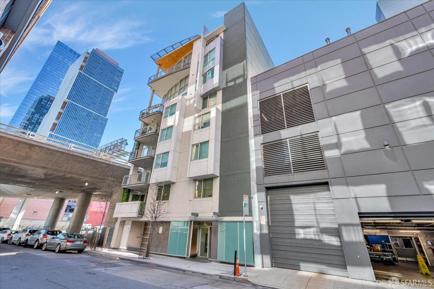 69 Clementina Street # 802