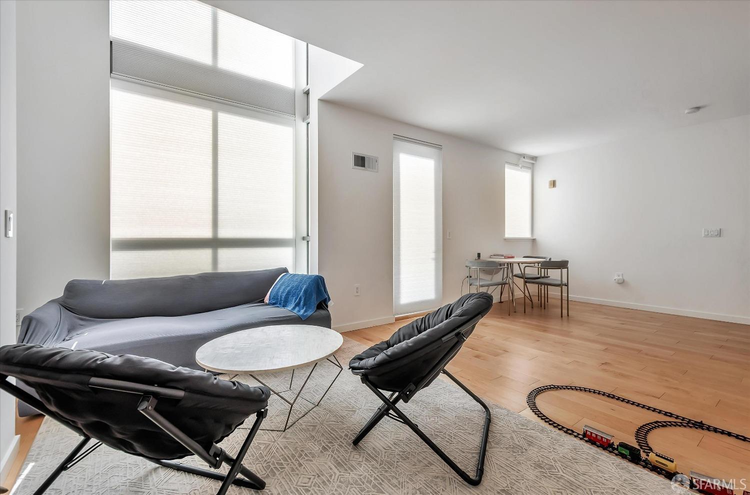 69 Clementina Street # 802