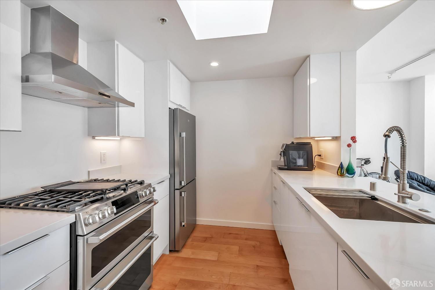 69 Clementina Street # 802