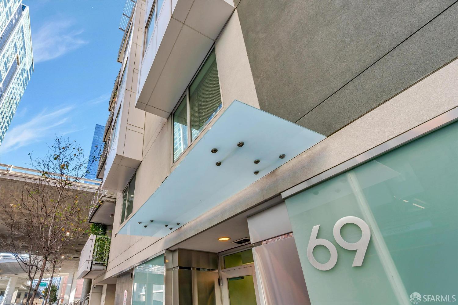69 Clementina Street # 802
