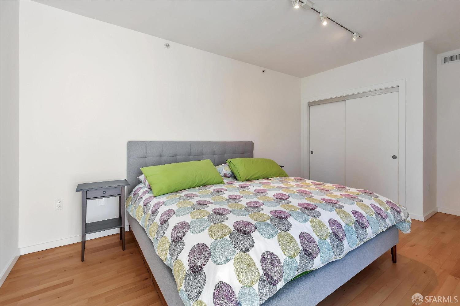 69 Clementina Street # 802