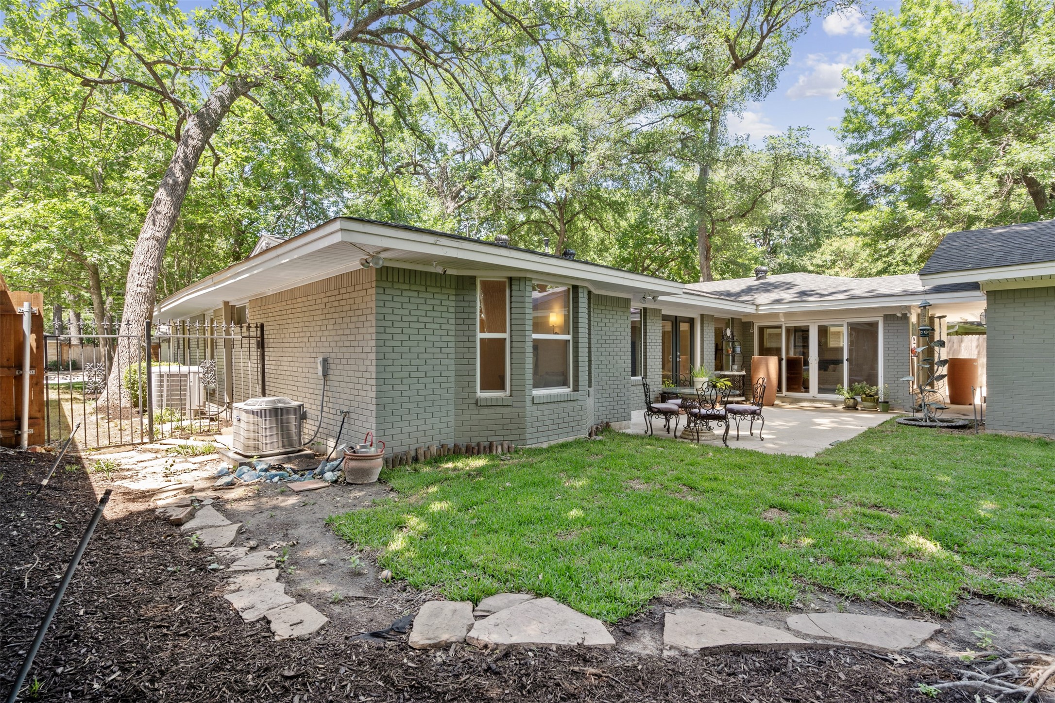 3129 Tanglewood Trail