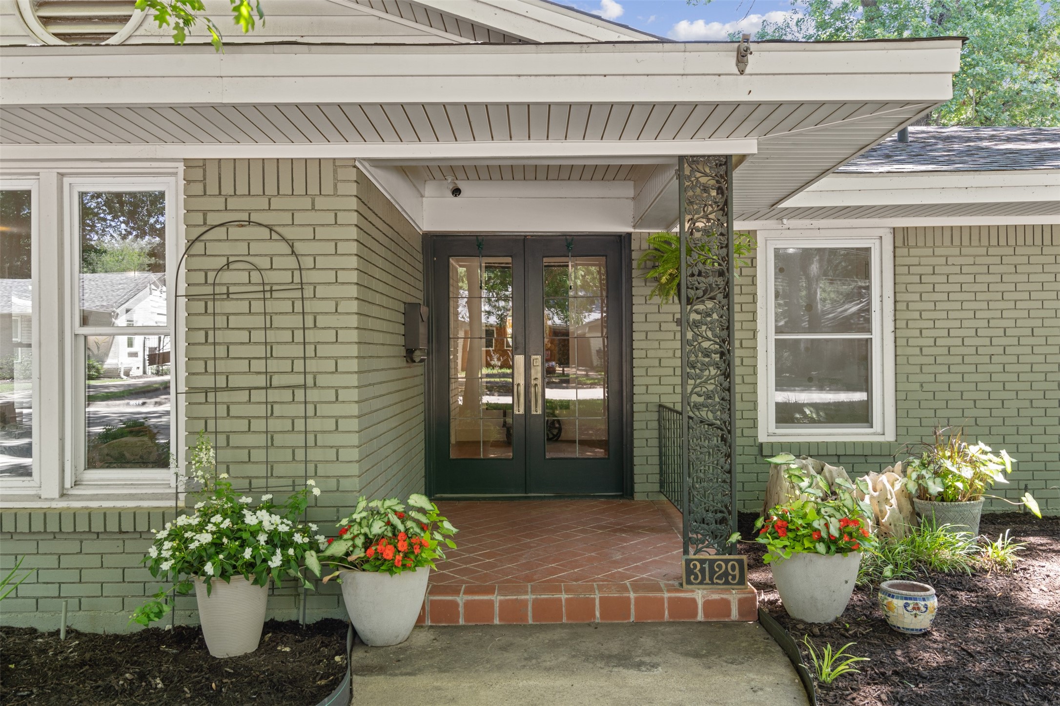 3129 Tanglewood Trail
