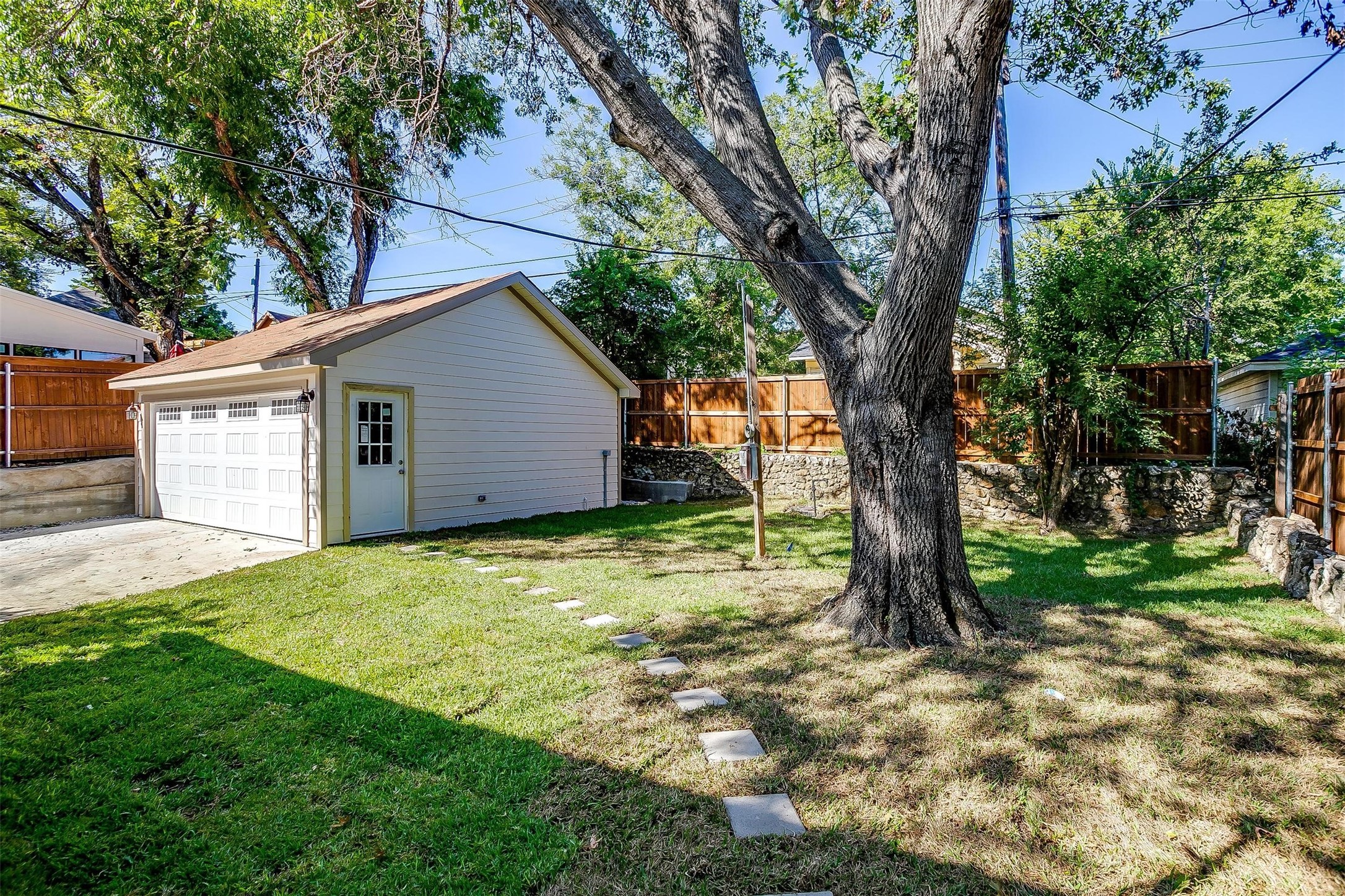 2542 Cockrell Avenue