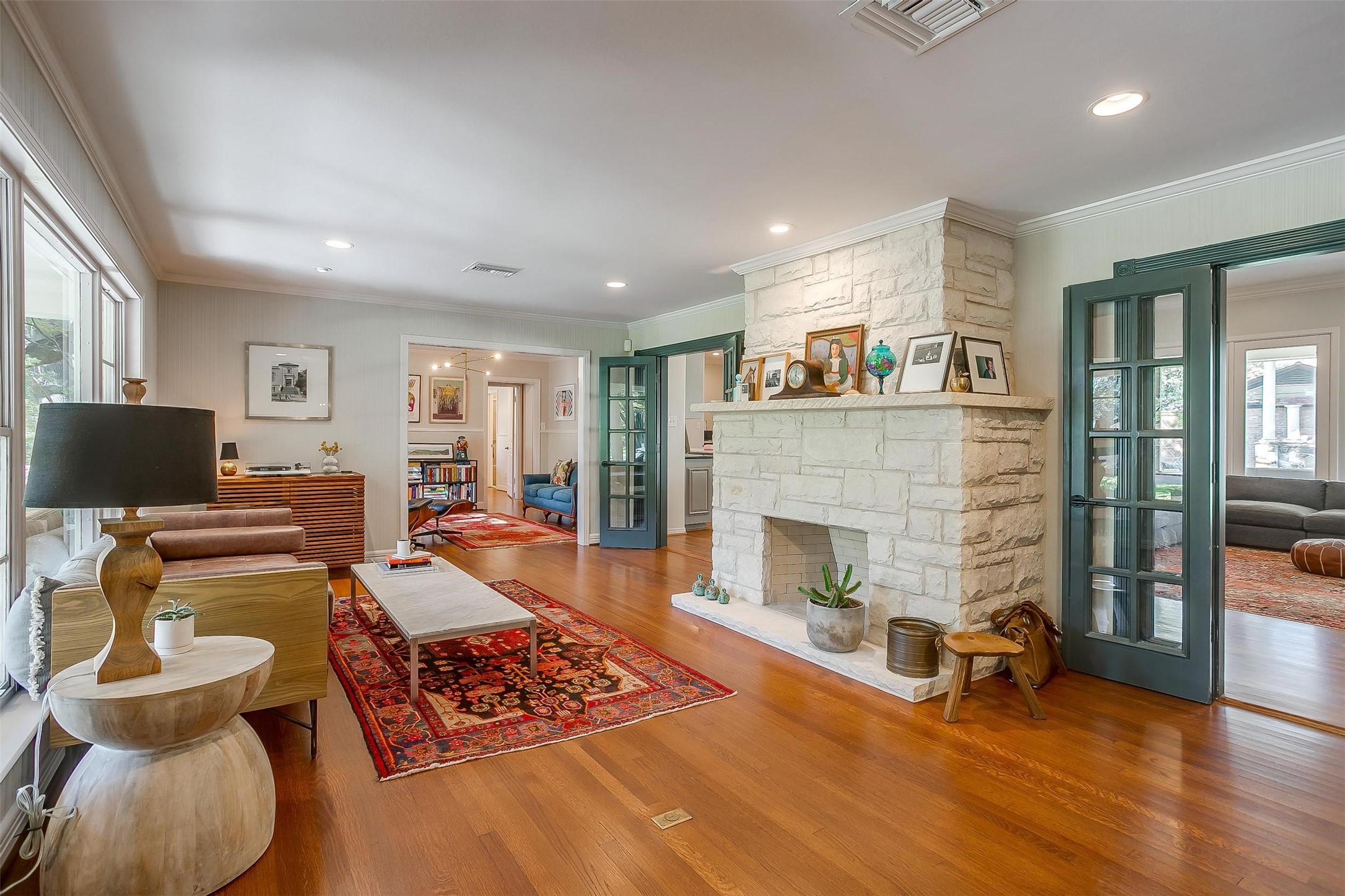 2320 Mistletoe Drive