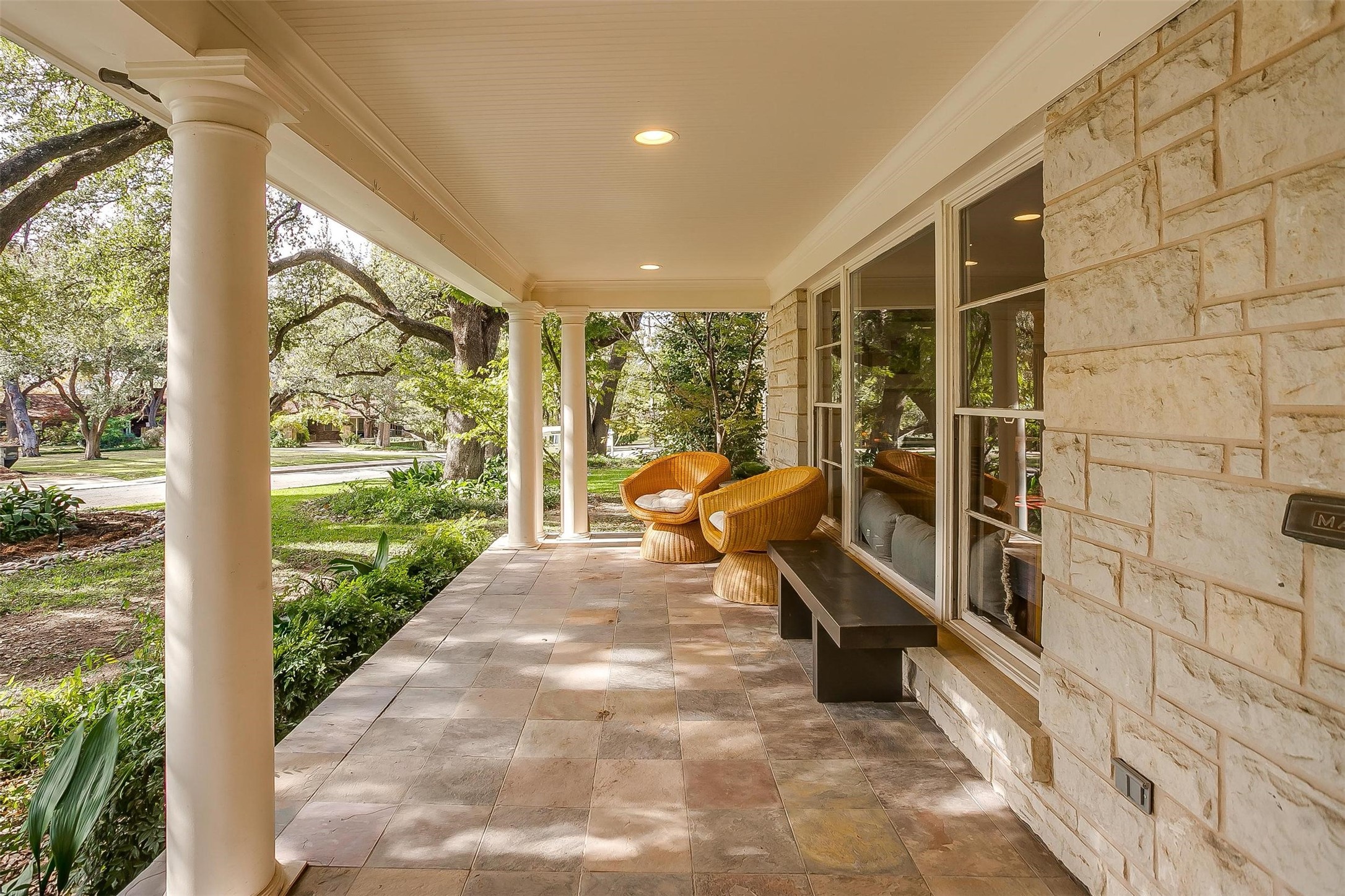 2320 Mistletoe Drive