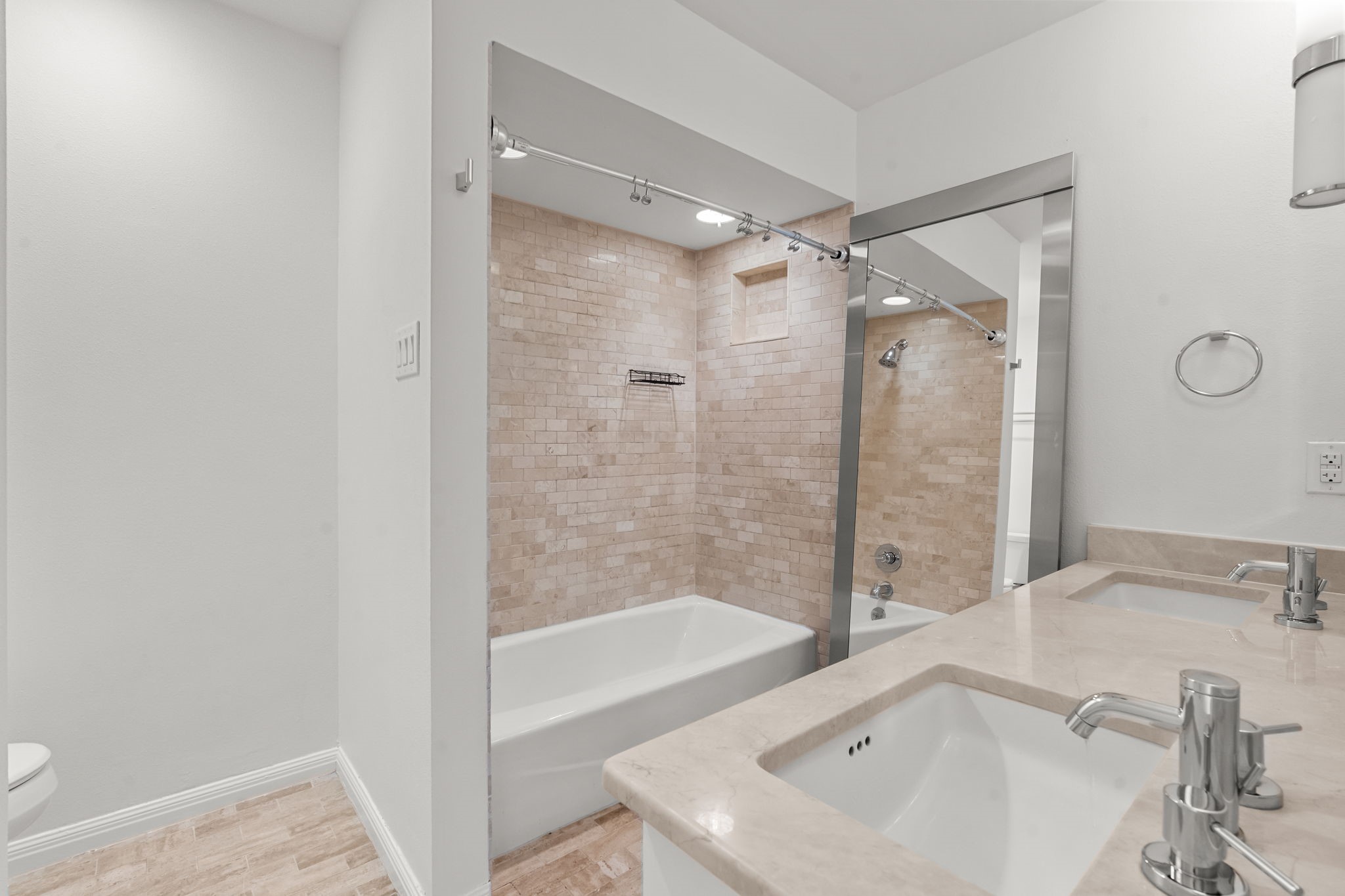 3012 Tanglewood Park West