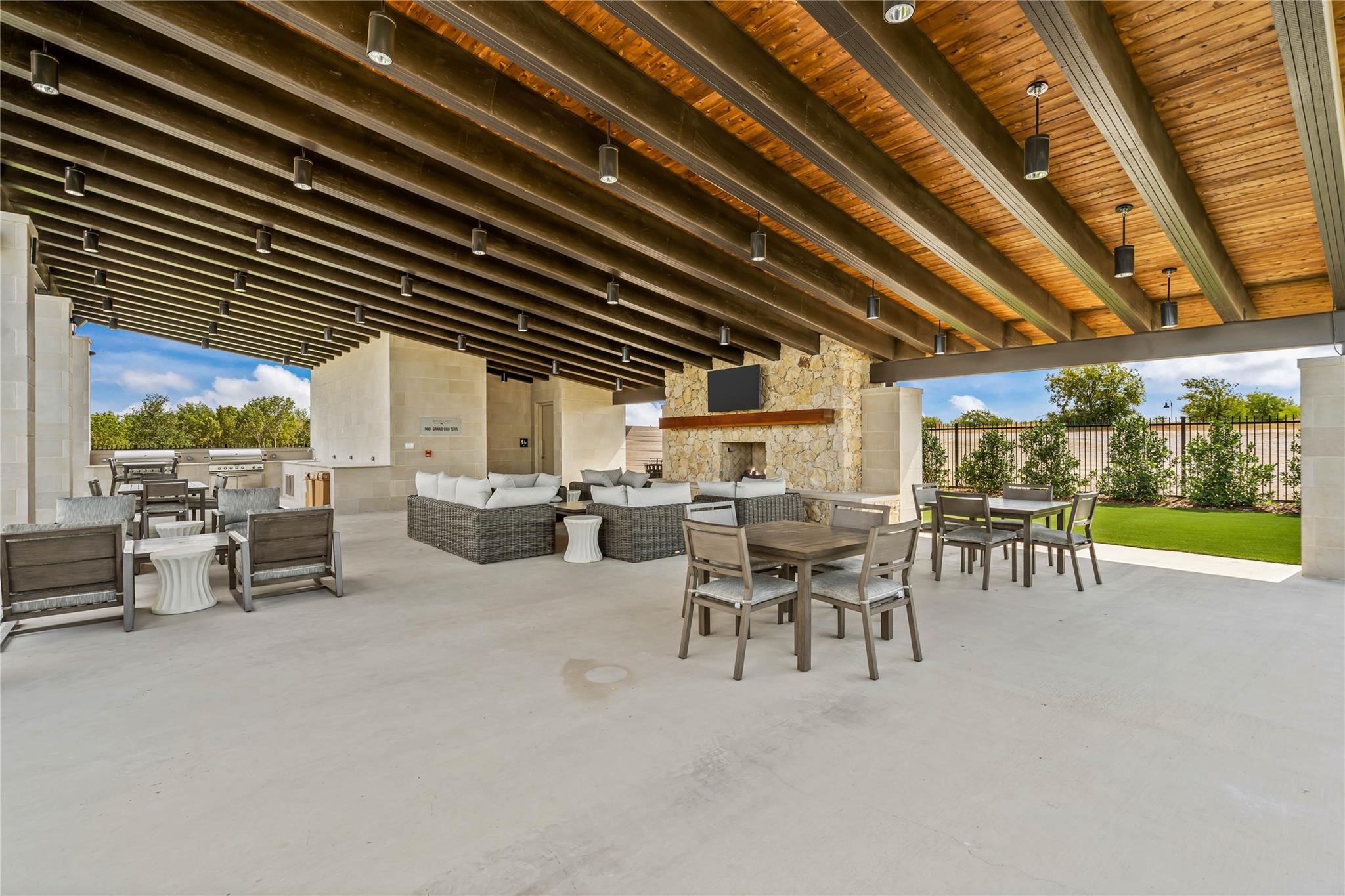 9809 Grand Cru Terrace